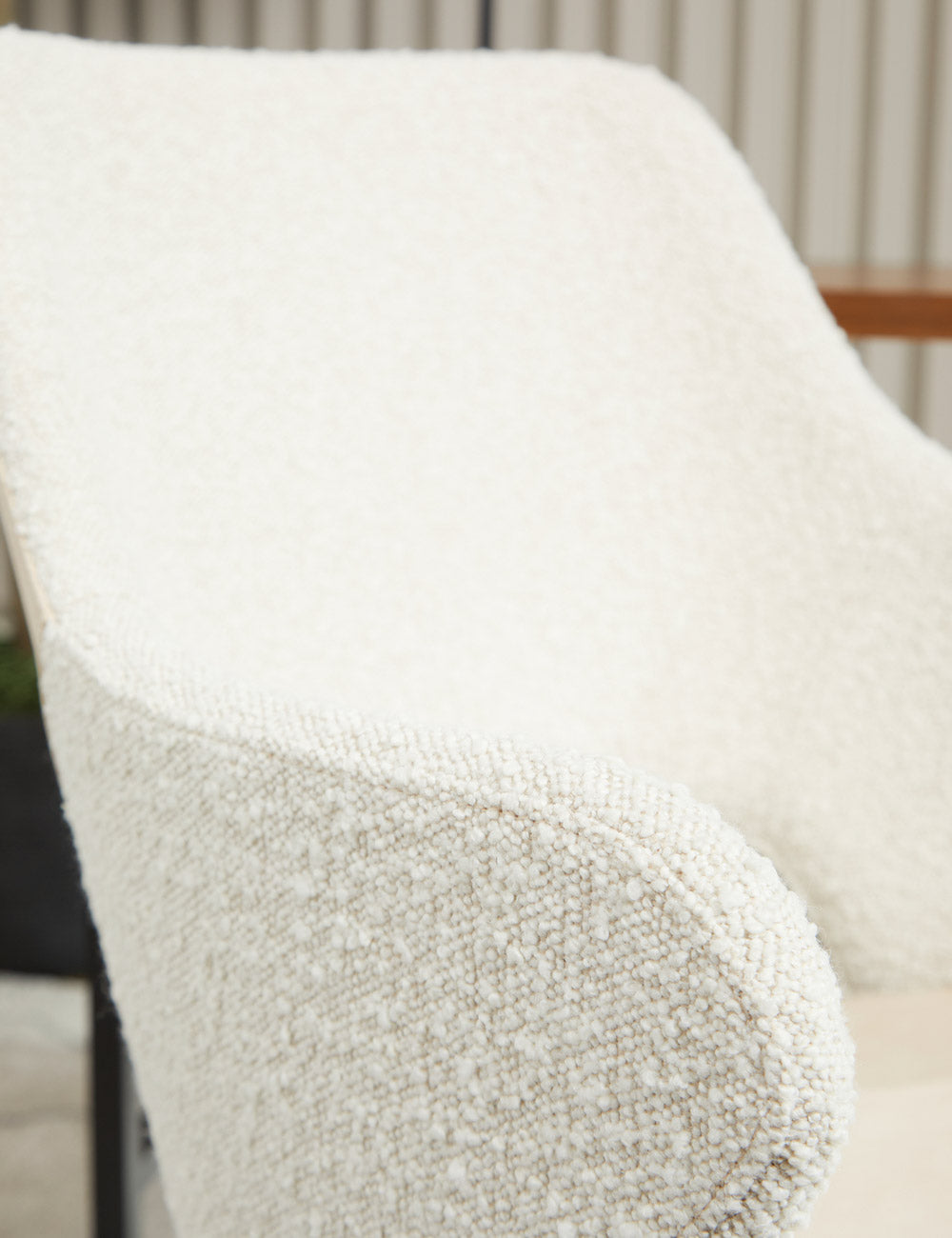Ergonomic April Office Chair with Adjustable Height - Comfortable Mesh Back Support for Home & Office Workspaces - Perfect for Long Hours of Sitting & Productivity