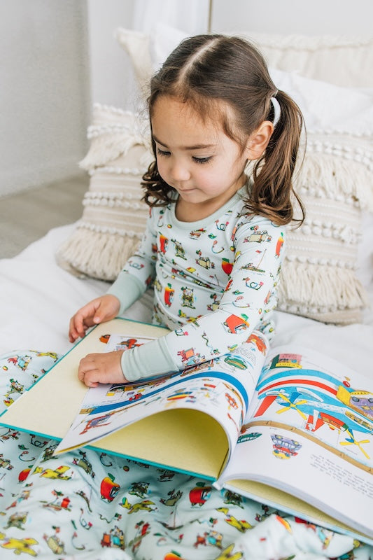 Richard Scarry's Busyworld™ Lowly Worm 2-Piece Pajama Set for Kids - Soft Cotton Sleepwear for Boys & Girls - Perfect for Bedtime & Lounging