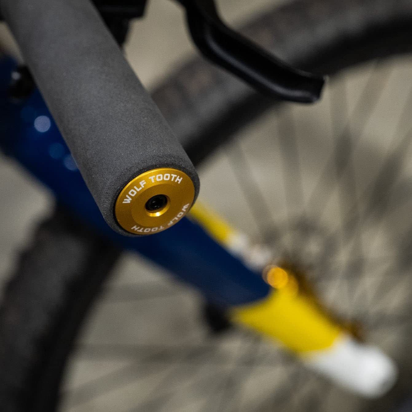Wolf Tooth Alloy Mountain Bike Bar End Plugs - Compatible with Road Bikes, E-Bikes, Flat Bars & Drop Bars - Durable Protection for Handlebars (Great for Commuting, Trail Riding & Urban Cycling)