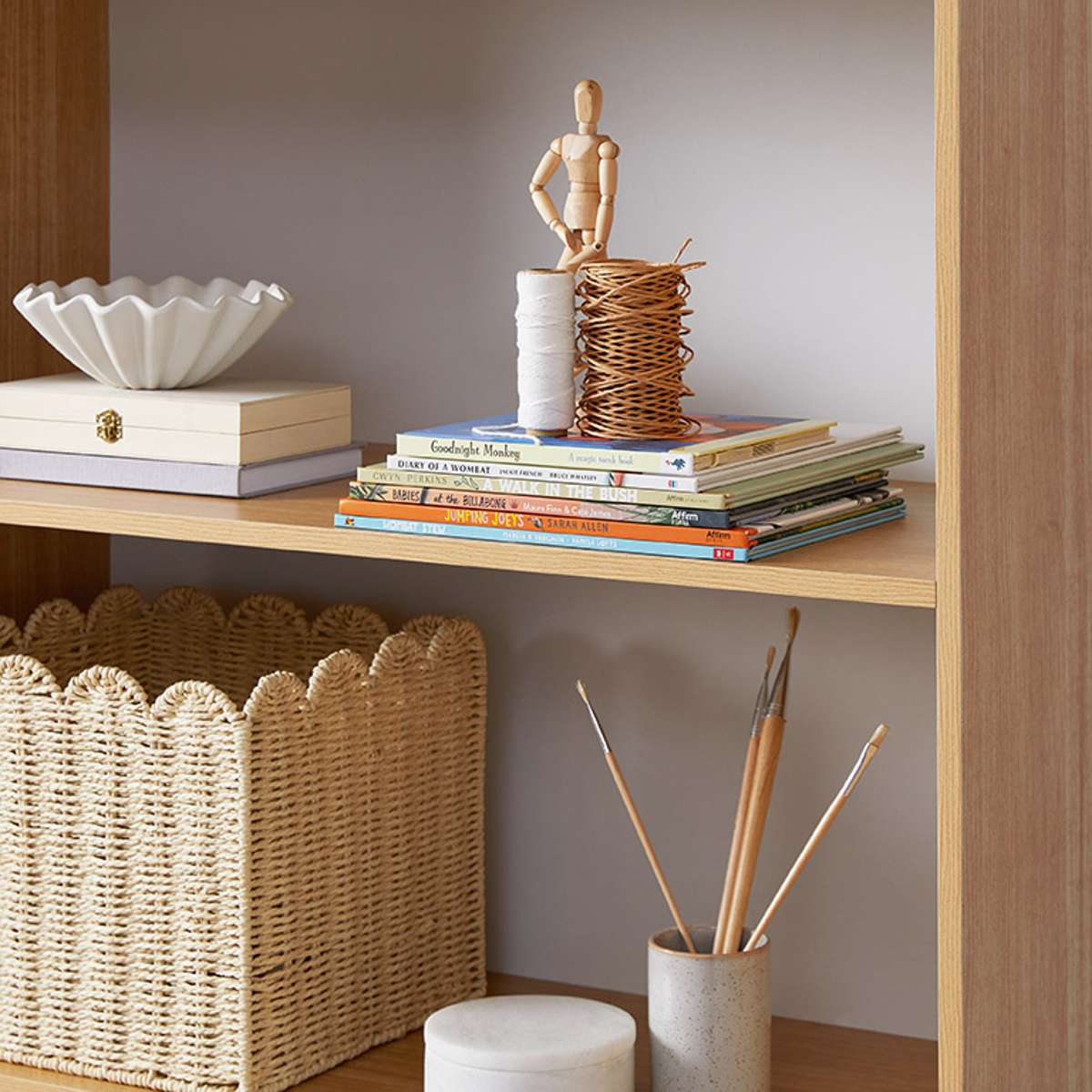 Modern Aspen Bookcase in White & Natural Finish - Perfect for Living Room, Bedroom, or Home Office Storage & Display