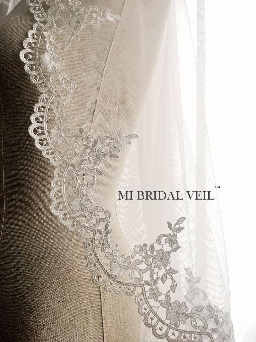 Elegant Mantilla Lace Wedding Veil with Crochet Venice Rose Design - Perfect for Bridal Ceremonies, Church Weddings & Vintage Themed Photos