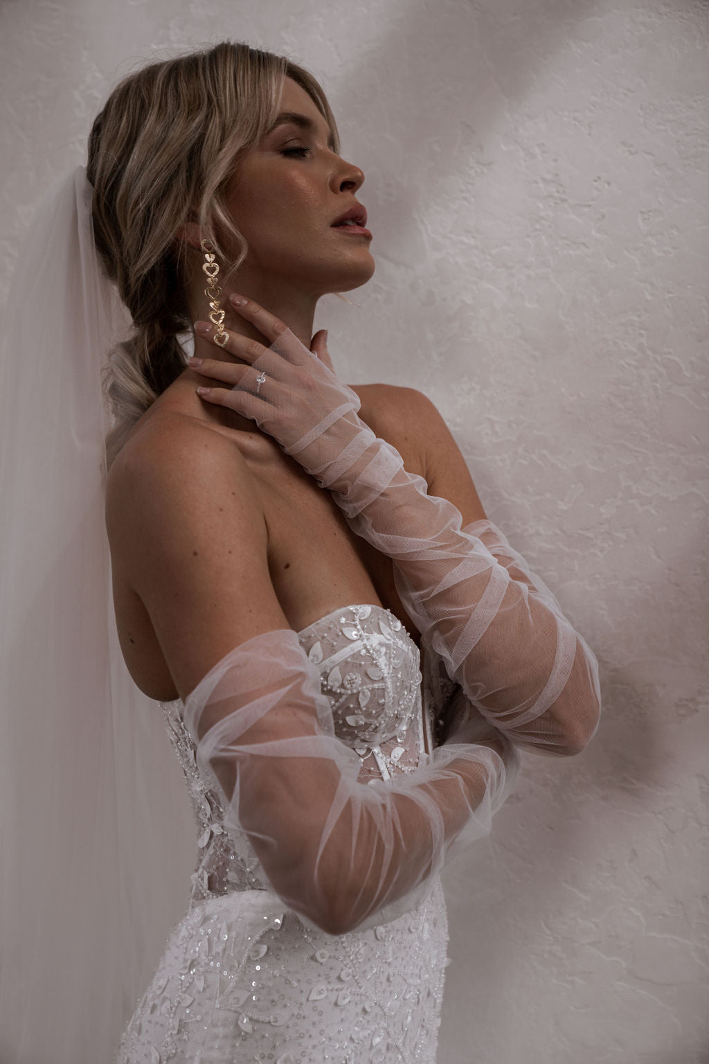 Elegant Tulle Gloves for Women - Soft & Breathable Hand Coverings - Perfect for Weddings, Parties, and Formal Events