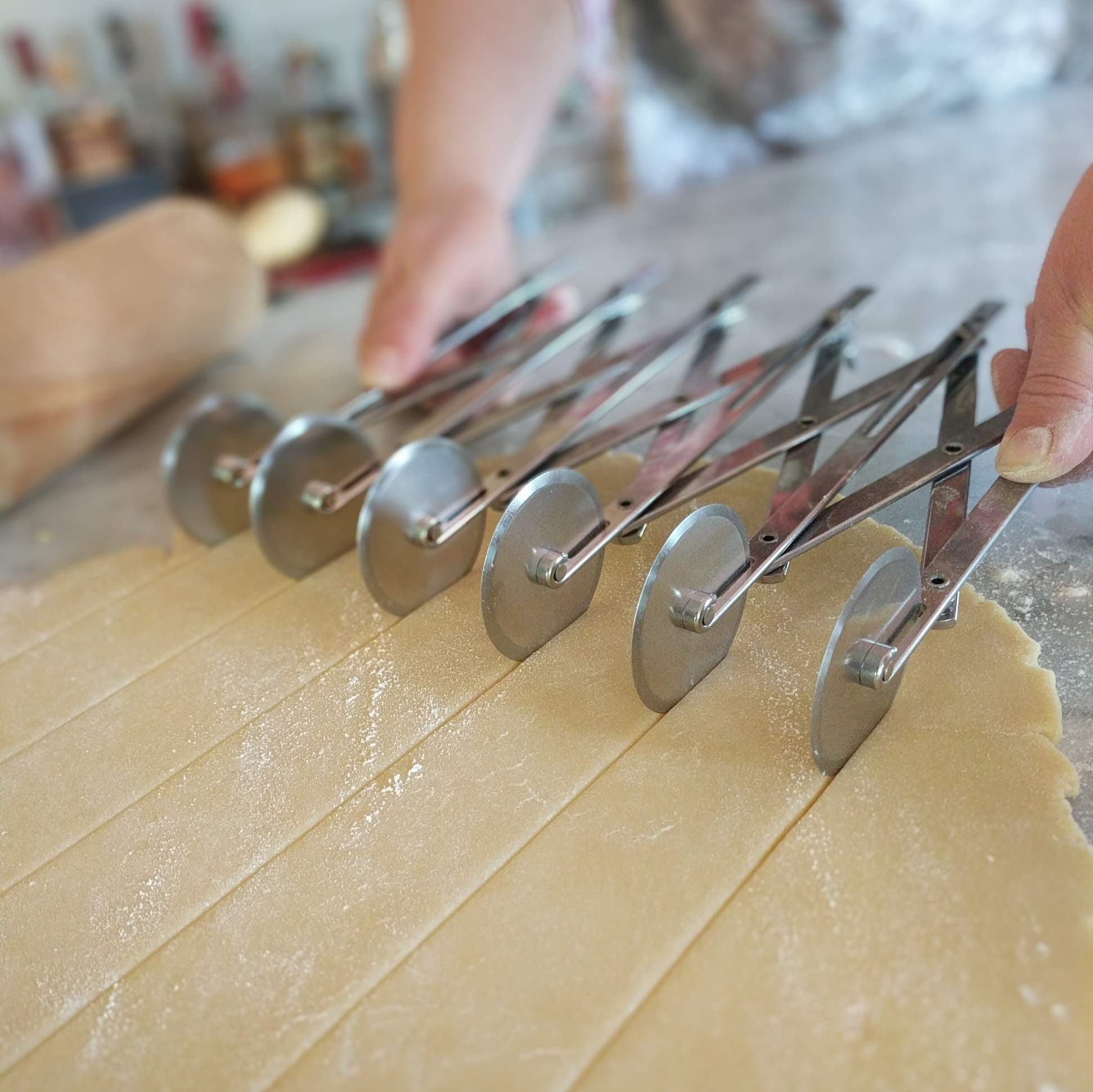 Ateco 6-Wheel Stainless Steel Pastry Cutter - 2 1/8 Inch Wheels for Baking, Cake Decorating & Cookie Dough Cutting - Professional Kitchen Tool for Chefs & Home Bakers