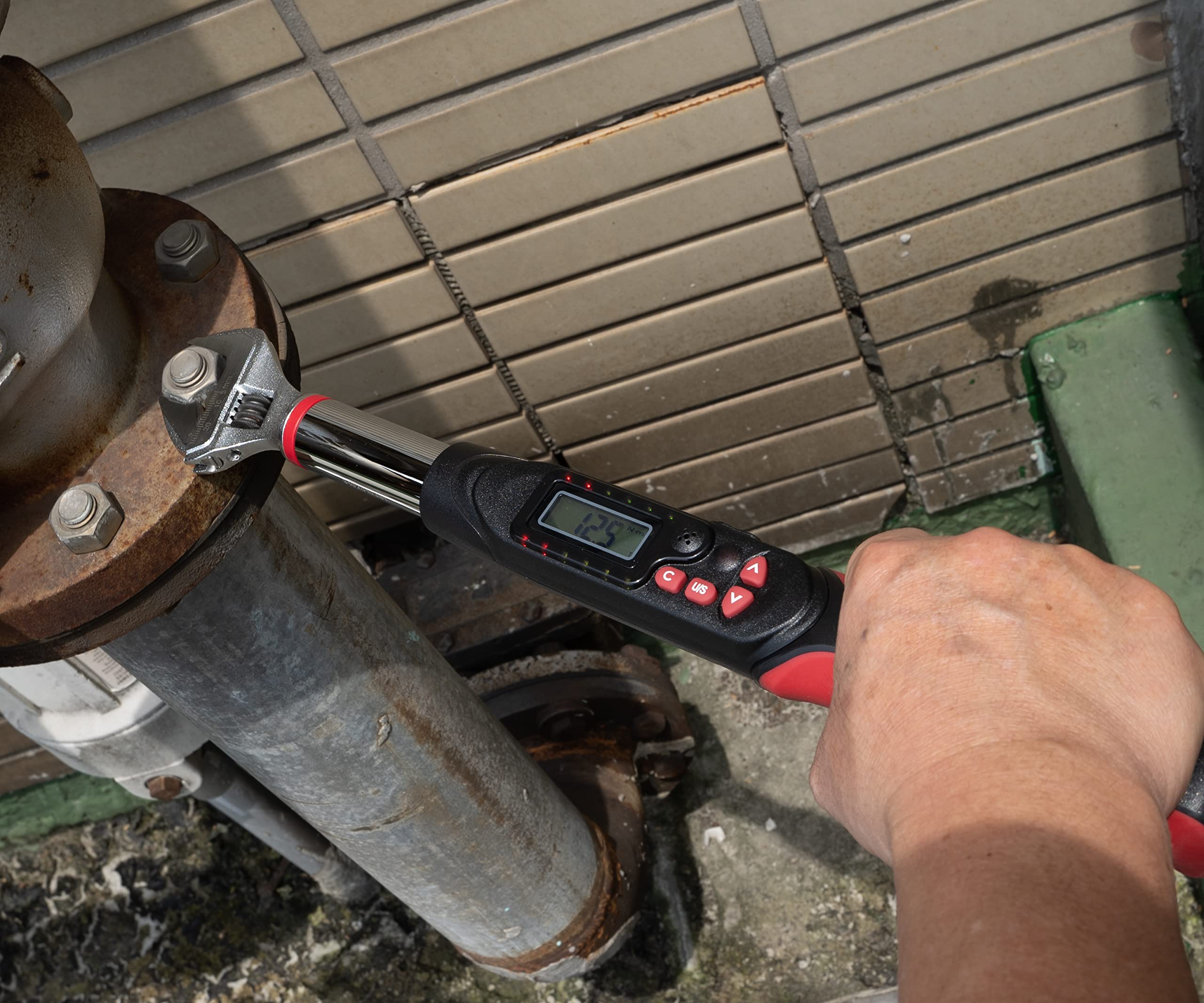 Professional Torque Wrench WEA08-135CN - 5-99.5 ft-lb Torque Range, 5-26mm Adjustable Jaw, Target Torque Setting with Buzzer & LED Alerts, Large LCD Display - Perfect for Automotive Repair, Bike Maintenance & Mechanical Engineering Projects