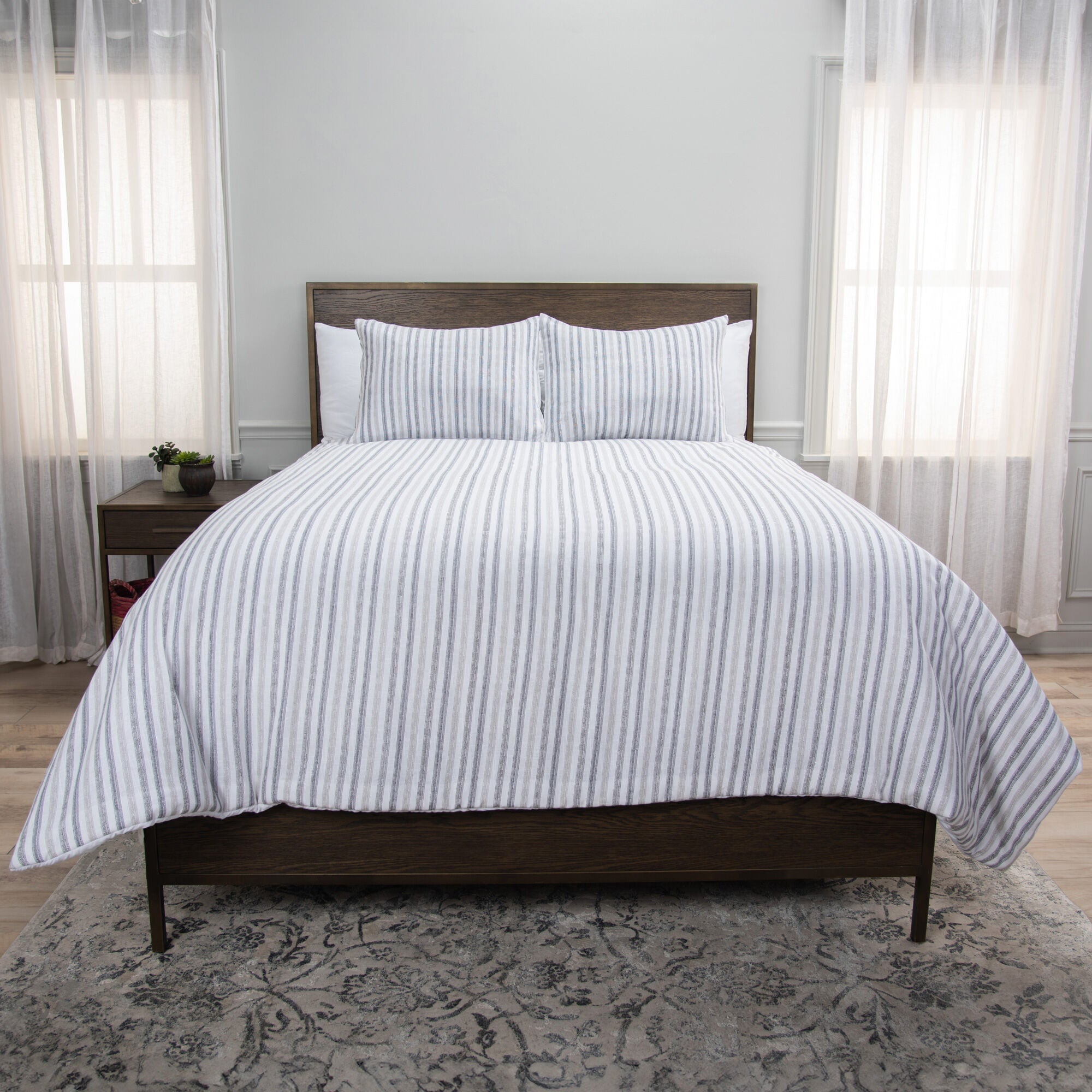 Premium Blackberry Grove Comforter Set with Matching Shams - Soft Bedding for Cozy Nights & Stylish Bedroom Decor - Perfect for Master Bedrooms, Guest Rooms, and Dorm Essentials