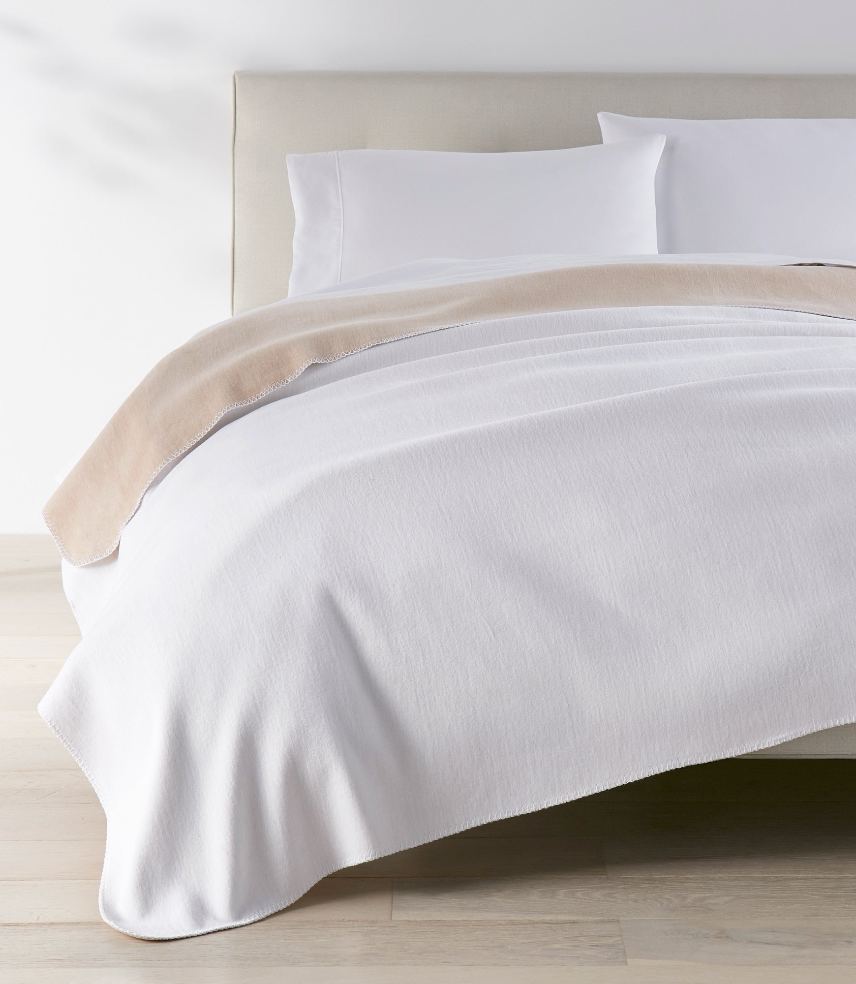 Alta Reversible Cotton Blanket - Soft & Breathable All-Season Throw - Perfect for Bed, Sofa, or Outdoor Picnics