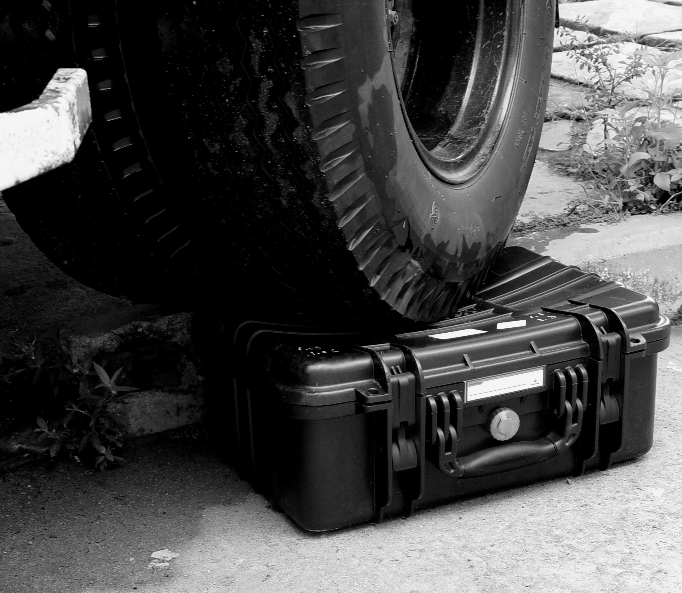 Vanguard Supreme Waterproof & Tough Camera Cases with Removable Divider Bag Insert - Perfect for DSLR, Mirrorless & Drone Protection During Travel & Outdoor Photography
