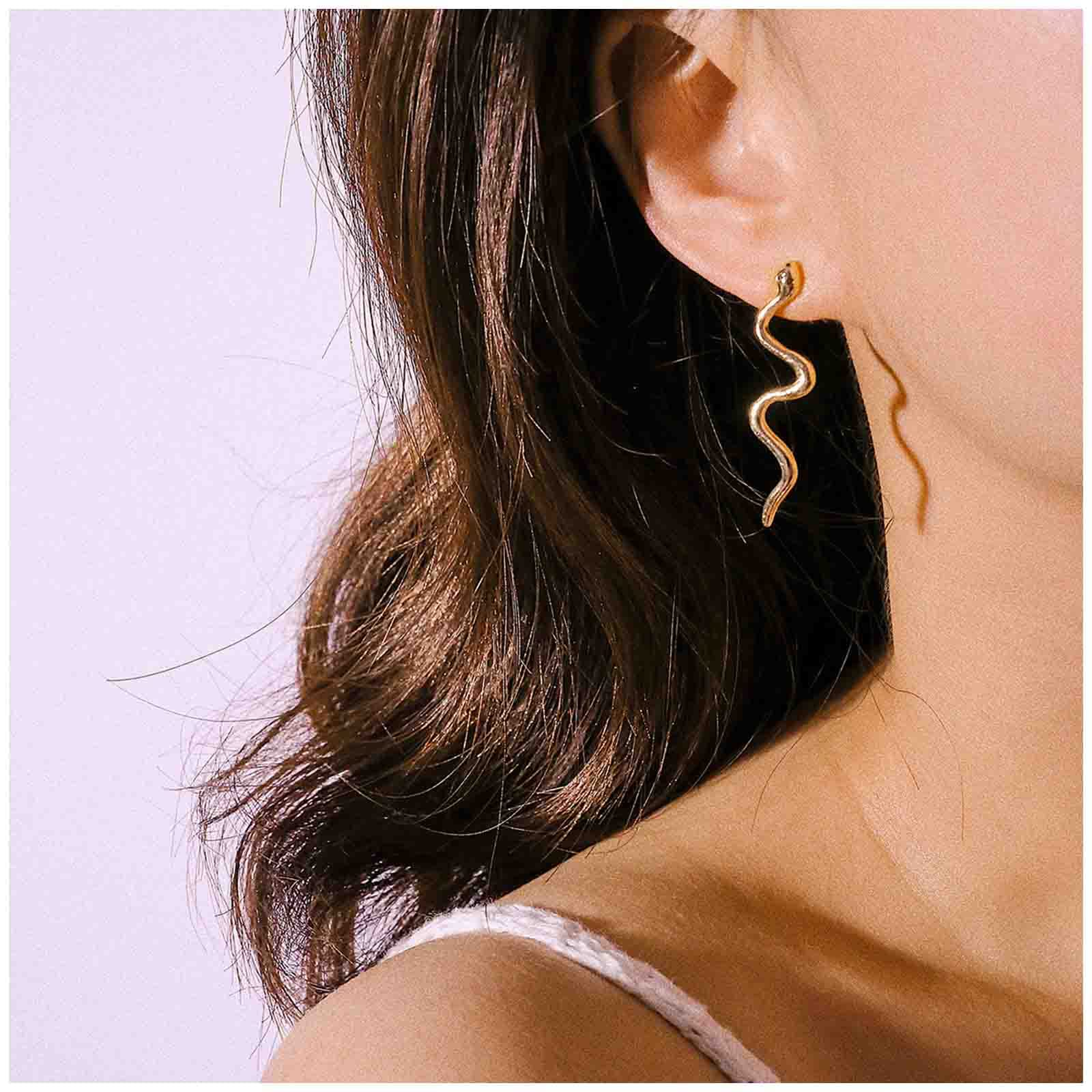 Gold Punk Snake Earrings for Women - Minimalist Serpent Studs, Retro Viper & Cobra Jewelry - Perfect for Gothic, Rock, and Boho Fashion