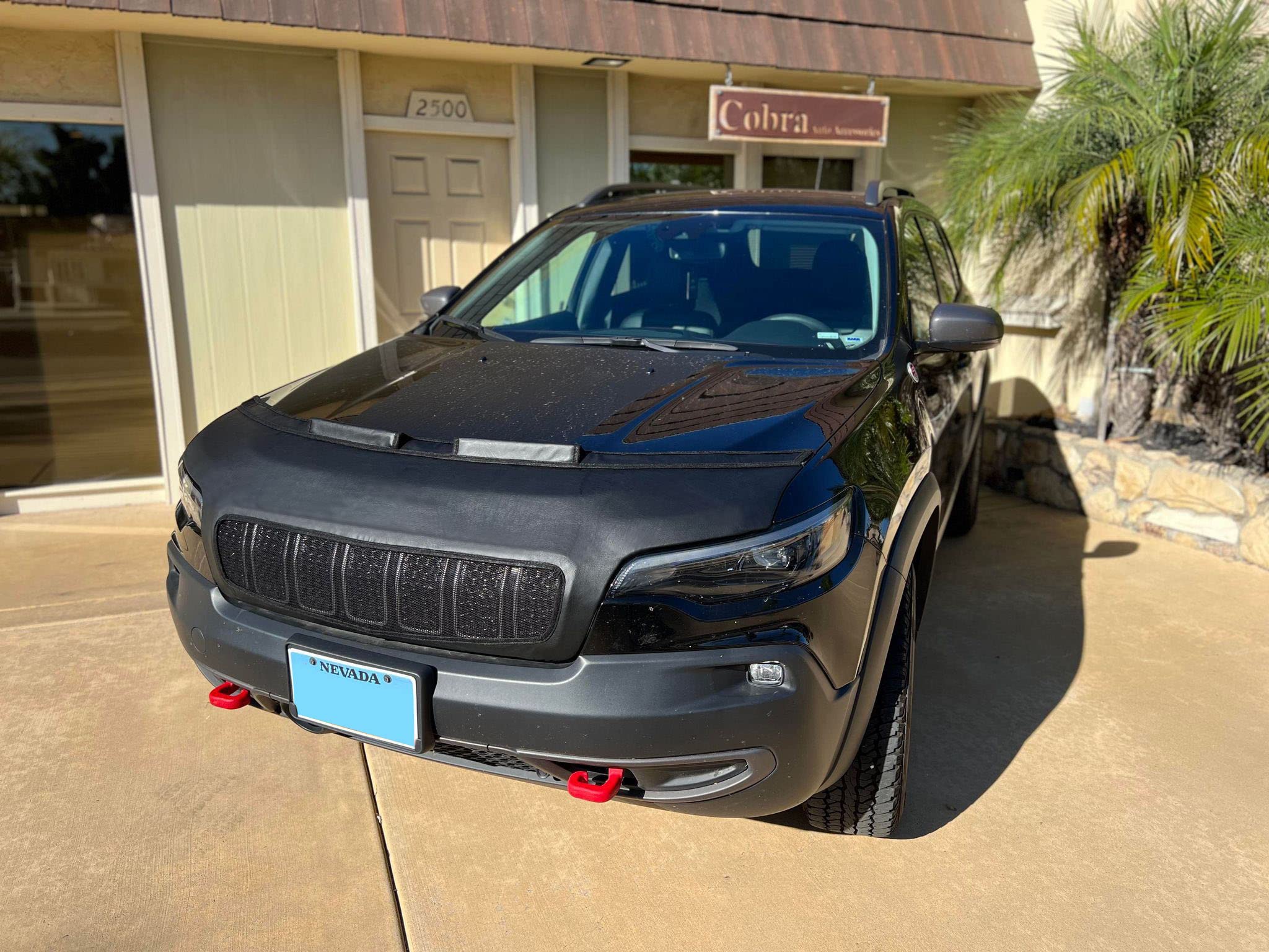 Jeep Cherokee Hood Bonnet Bra Cover (2019-2022) - Durable Car Protection for Off-Road Adventures & Daily Driving