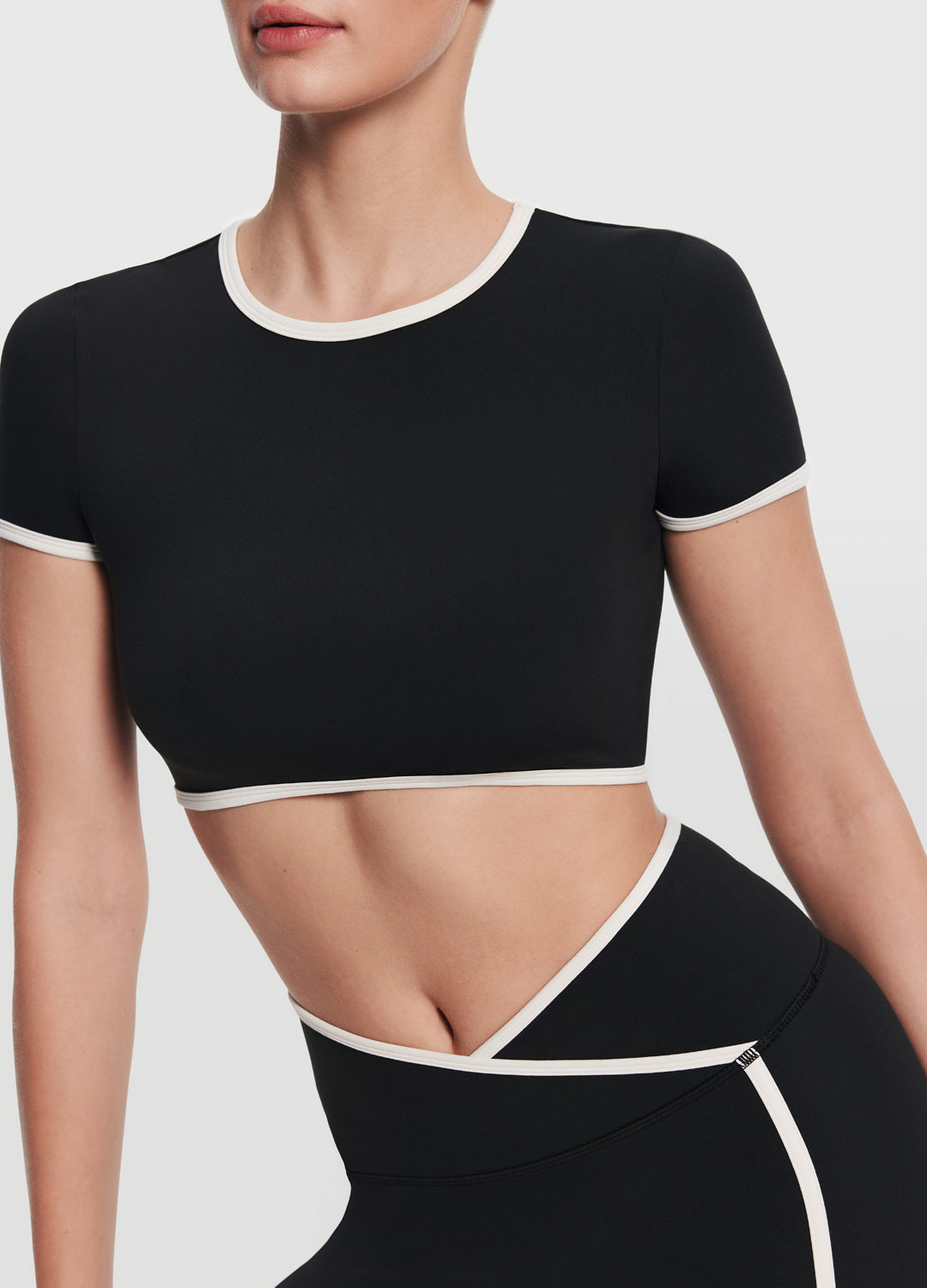 Casual Cropped T-Shirt for Women - Soft Cotton Short Sleeve Tee - Trendy Summer Top for Casual Outings, Beach & Streetwear Fashion