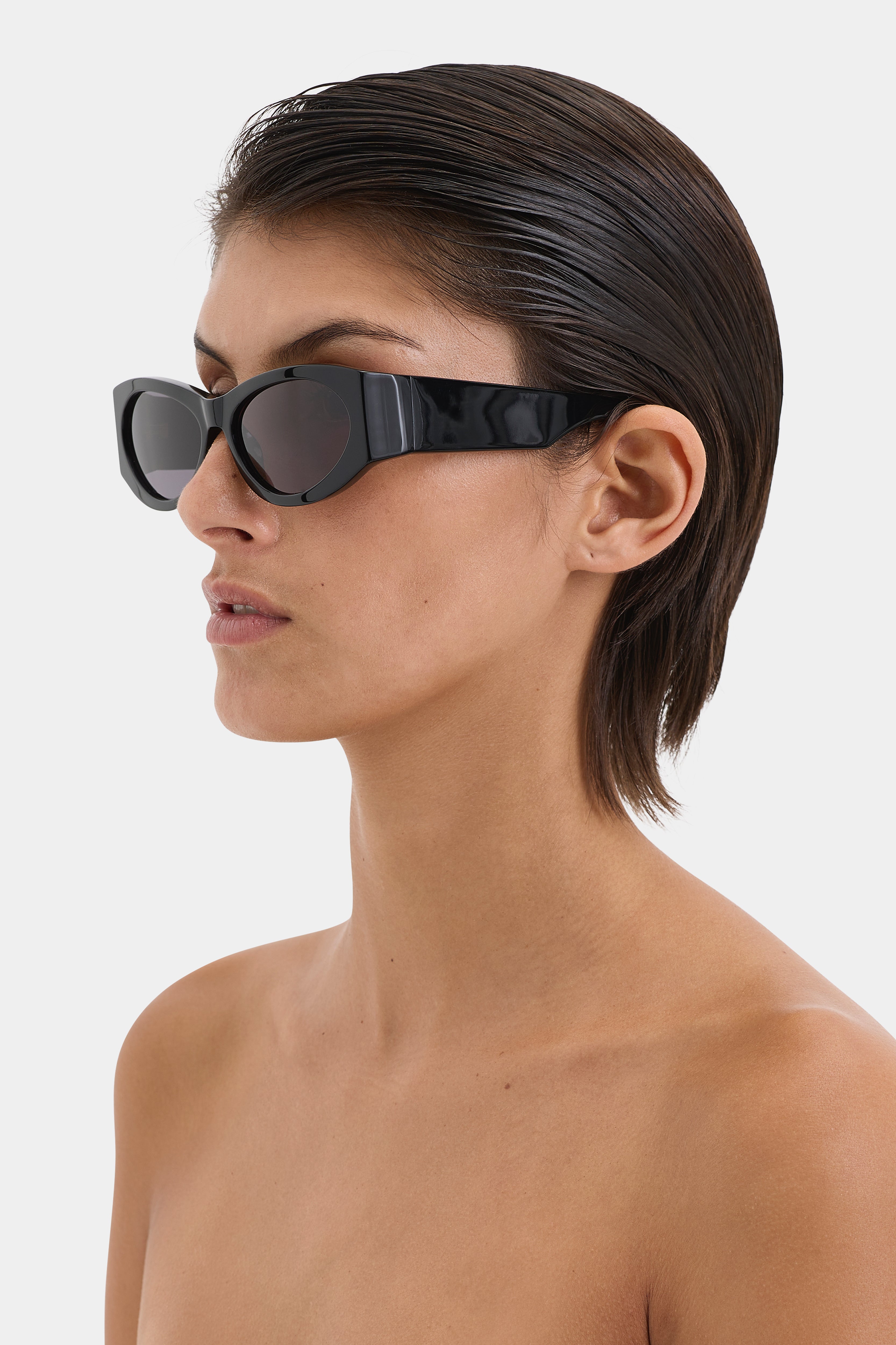 Classic Black Sunglasses for Men & Women - UV Protection, Polarized Lenses - Perfect for Driving, Beach & Outdoor Activities