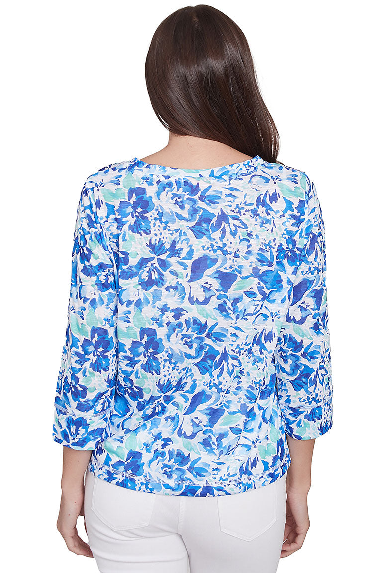 Stylish Petite Blue Watercolor Print Top for Women - Perfect for Casual Outings & Summer Vacations