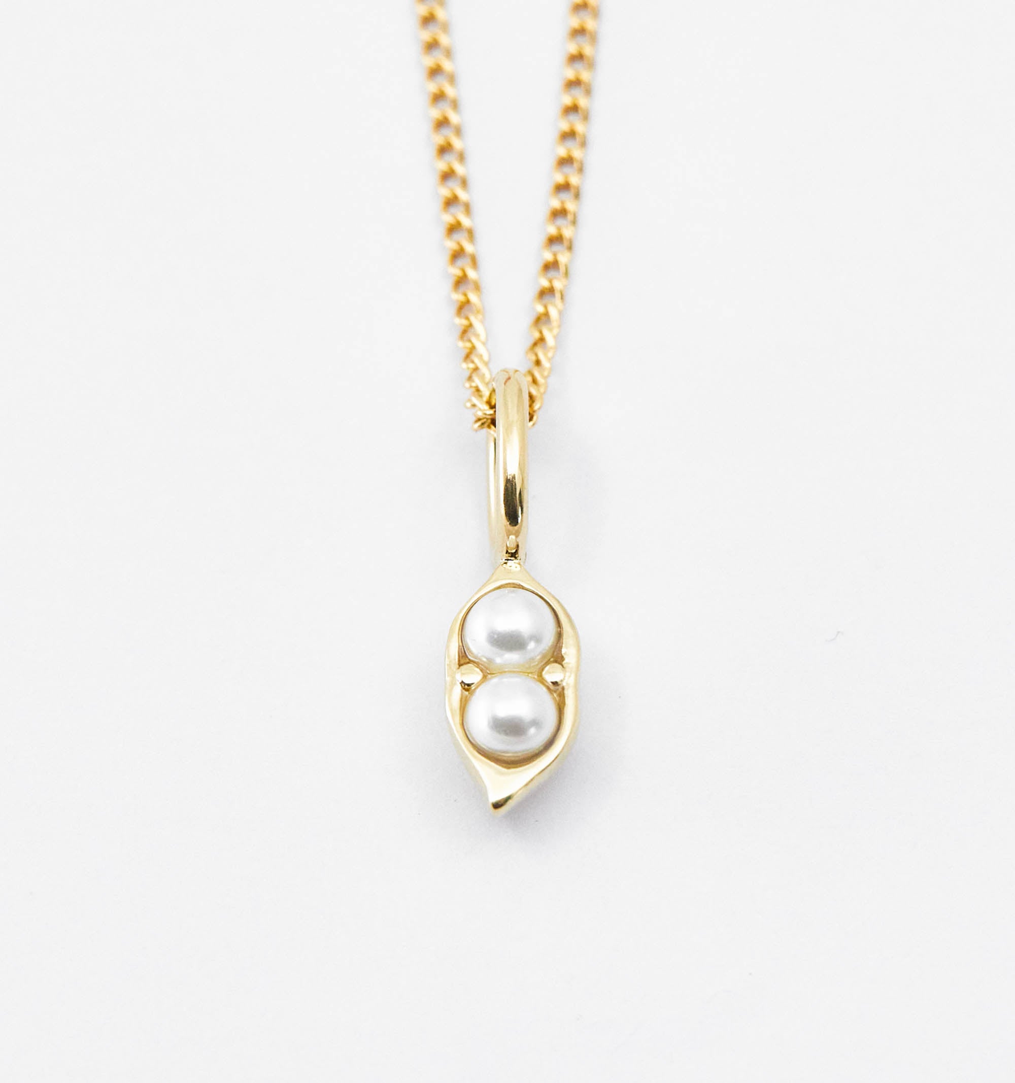 Peas in a Pod Necklace - Sterling Silver Sister Jewelry Gift for Women - Perfect for Birthdays, Anniversaries & Family Celebrations