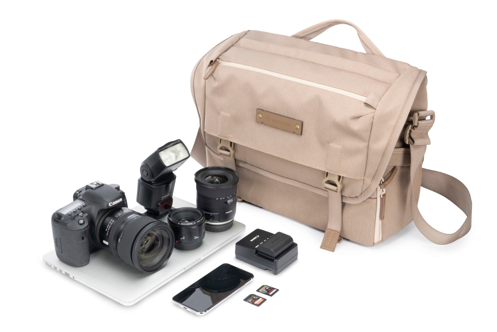 VEO RANGE 38 BG Messenger Camera Bag - Waterproof DSLR Shoulder Bag for Photographers, Travel & Outdoor Shooting (Tan) - Perfect for Hiking, Street Photography & Daily Commute