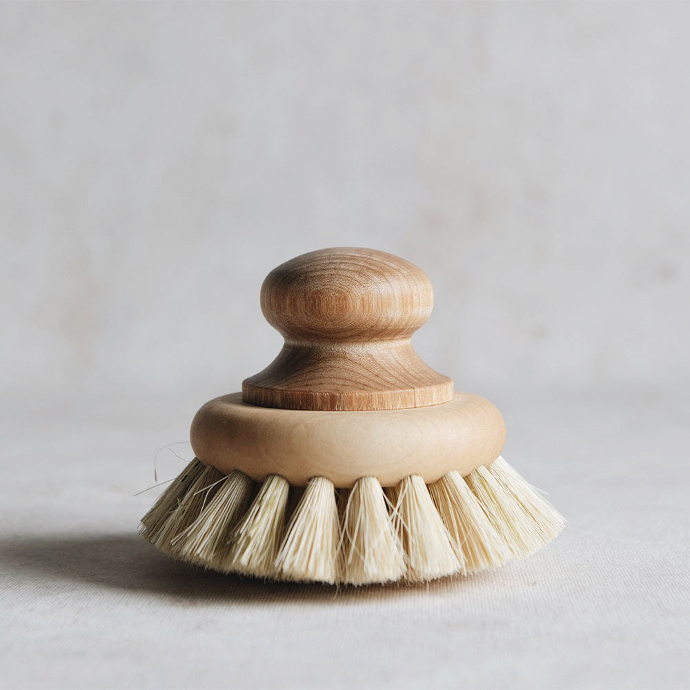 Pan & Scrub Brush with Knob - Heavy Duty Kitchen Cleaning Brush for Pots, Pans & Dishes - Perfect for Home, Restaurant & Outdoor Cooking