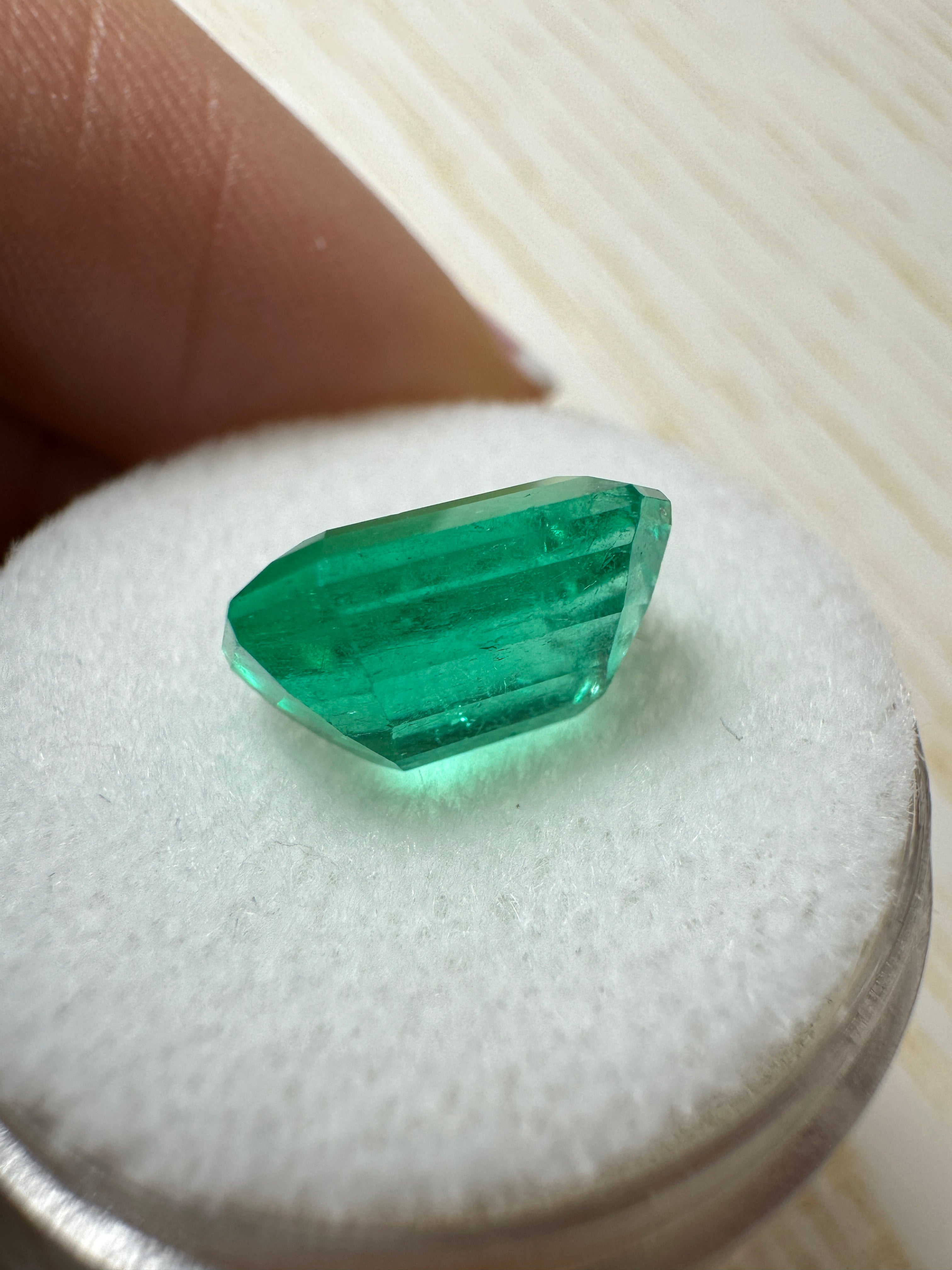 3.88 Carat 11x8mm Glowing Green Natural Loose Colombian Emerald - Emerald Cut Gemstone for Jewelry Making, Engagement Rings & Luxury Gifts