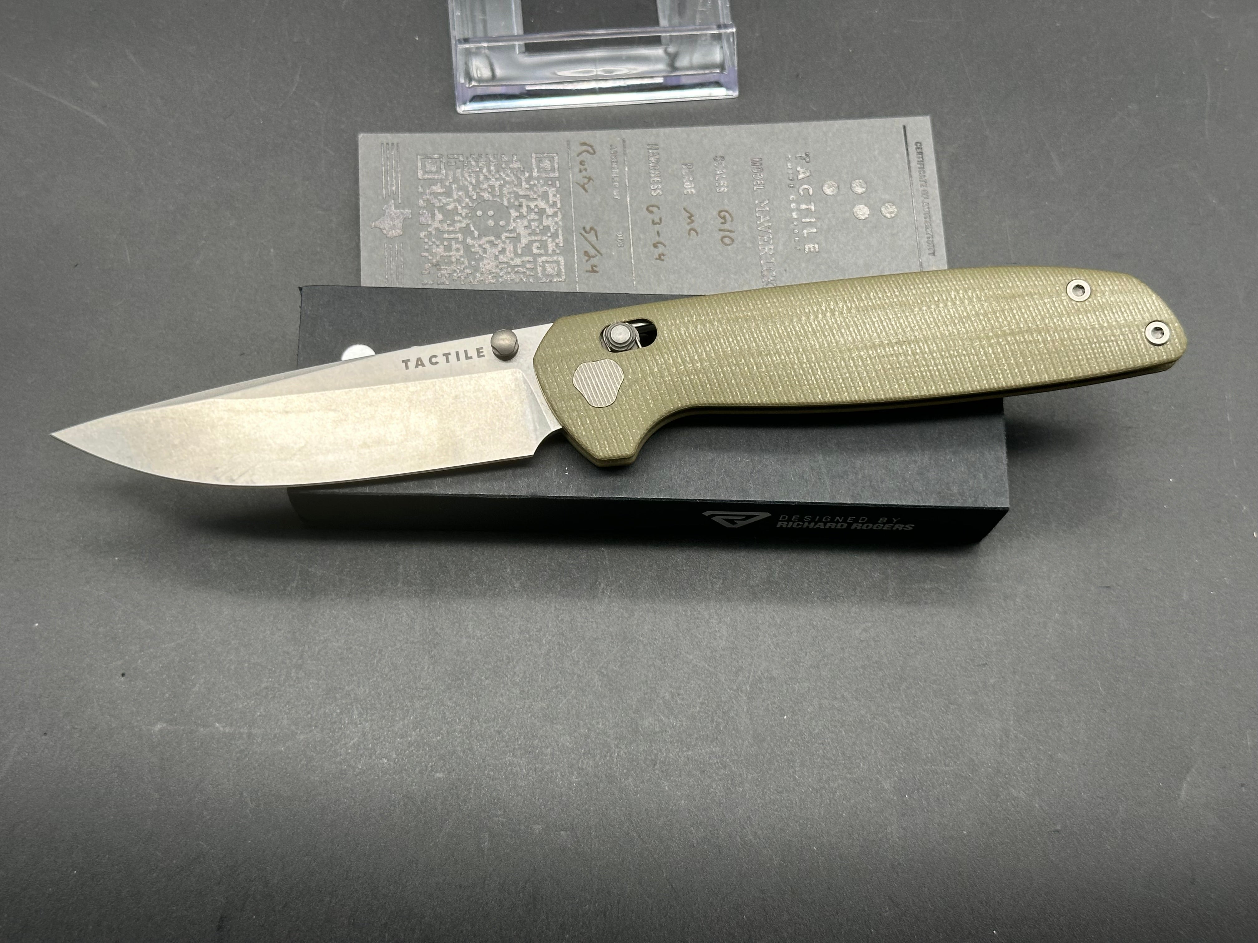 Tactile Knives Maverick - Green G10 Handle with MagnaCut Blade - EDC Folding Pocket Knife for Outdoor, Camping & Everyday Carry (EDC)