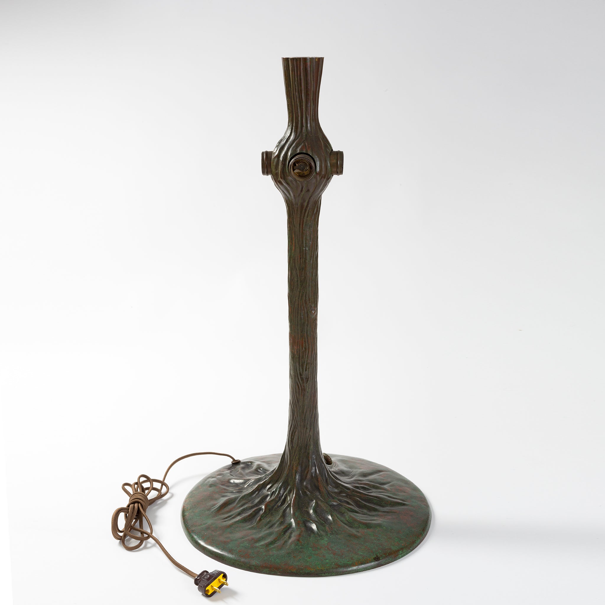 Tiffany Studios New York Wisteria Table Lamp - Antique Stained Glass Floral Desk Light for Living Room, Bedroom & Office Decor