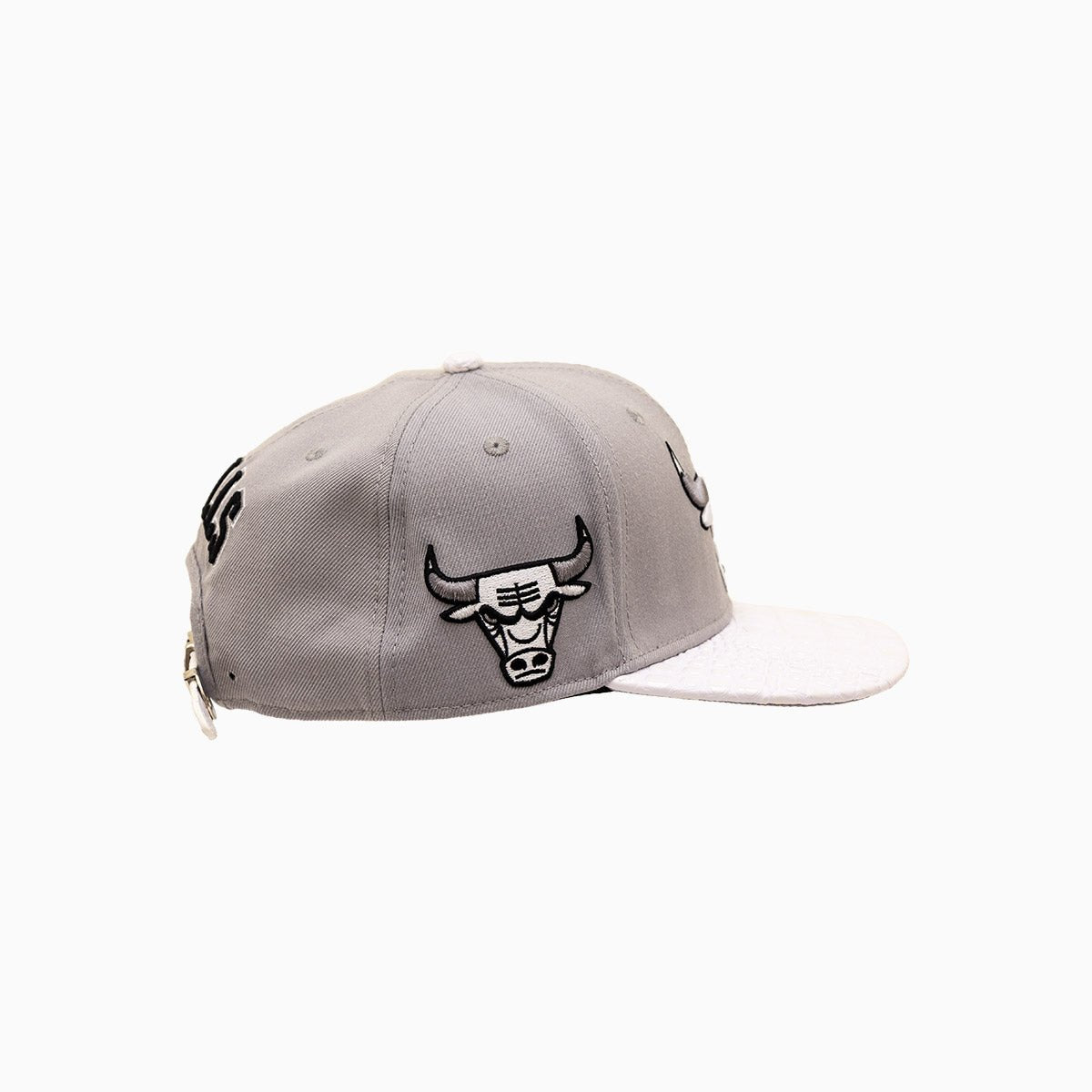 Chicago Bulls NBA Official Leather Visor Wool Snapback Hat - Stylish Basketball Cap for Men & Women, Perfect for Games, Streetwear, and Sports Fans