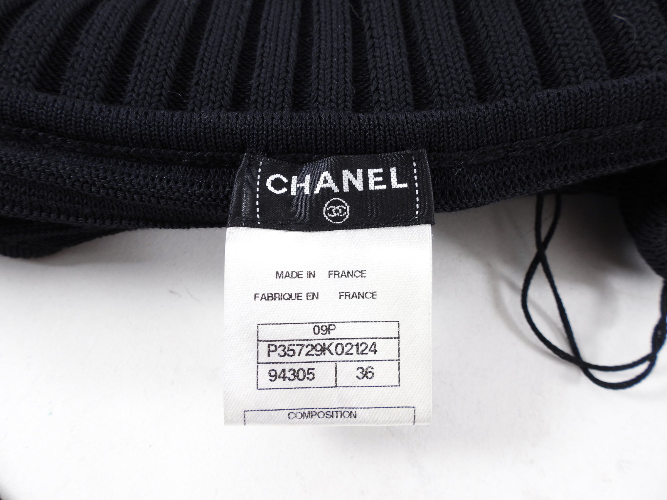 Chanel 09P Black Off Shoulder Rib Tube Dress with Removable Sleeves Size FR36 | Elegant Evening Wear for Parties & Special Occasions