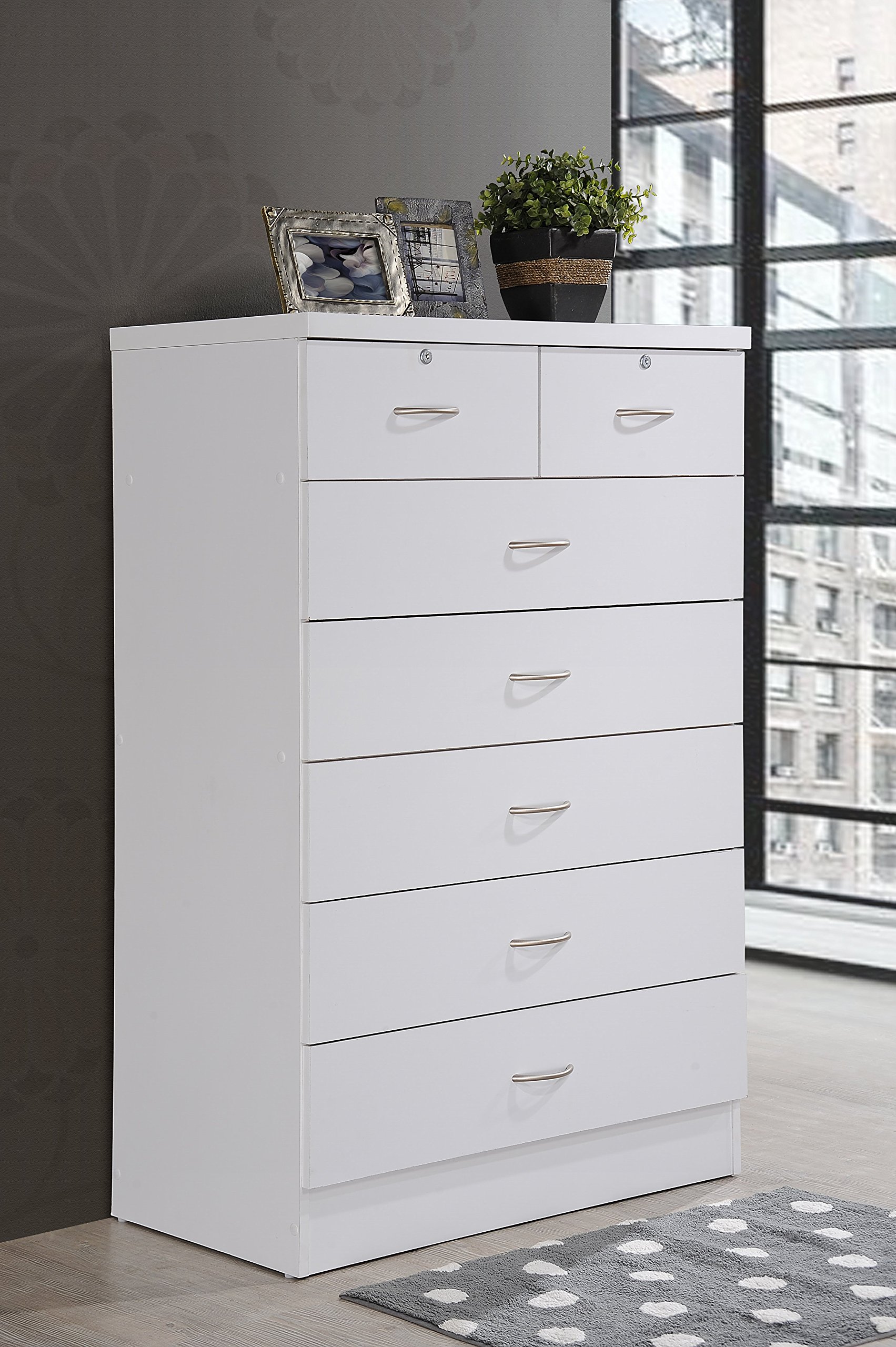 HODEDAH 7-Drawer Wood Dresser for Bedroom - 31.5 Inch Wide Chest of Drawers with Locking Top Drawers - White Storage Organizer for Clothes, Bedroom Furniture & Home Organization