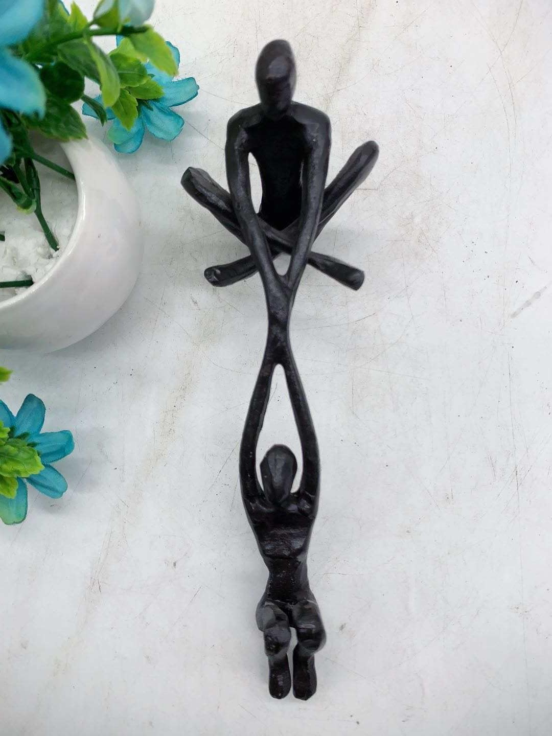 Industrial Abstract Cast Iron Couple Sculpture - Man Lifting Woman Art Piece - Modern Love Gift for Anniversaries - Rustic Home Decor for Farmhouse, Bedroom, Living Room - Perfect for Wedding Gifts & Romantic Home Accents