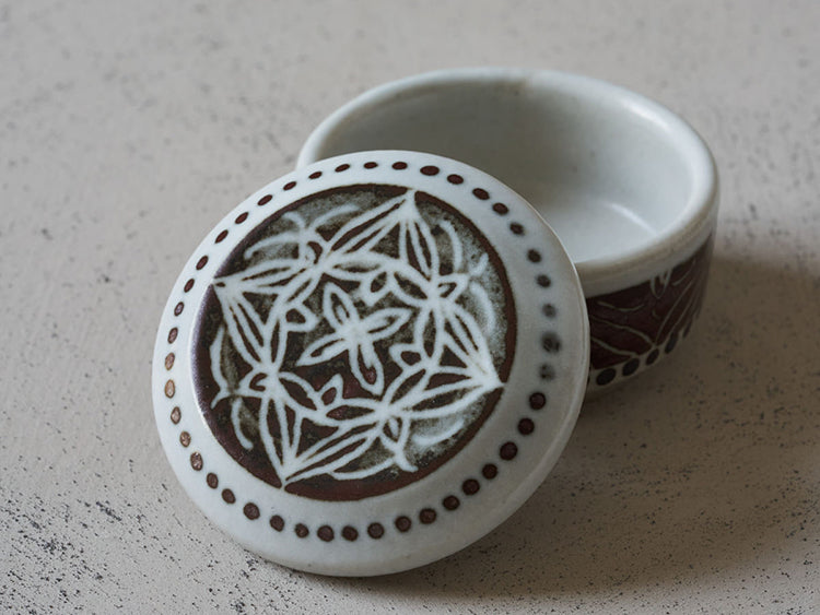Tomoka Nomura Floral Patterned Ceramic Pot with Lid - Elegant Plant Container for Home Decor, Kitchen Storage & Gift Giving