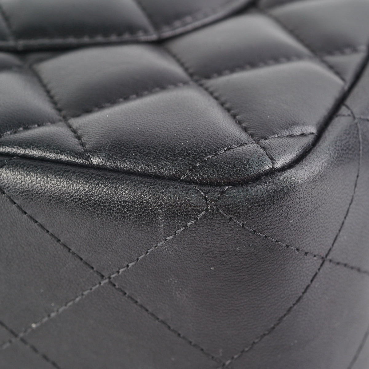 Chanel Quilted Jumbo Flap Bag in Black Lambskin Leather - Luxury Designer Handbag for Women, Perfect for Evening Events & Special Occasions