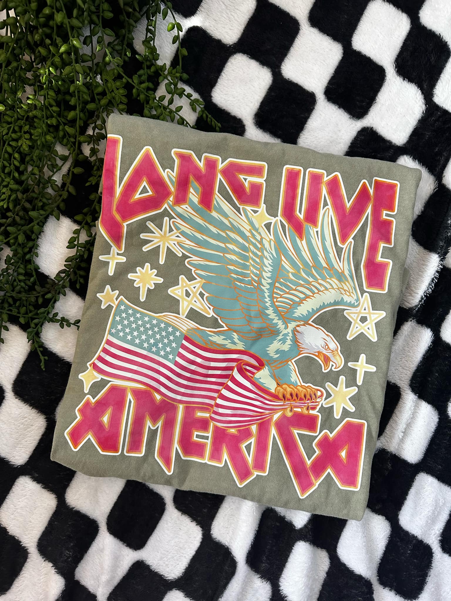 Long Live America Graphic Tee - Patriotic American Flag T-Shirt for Men & Women | Perfect for 4th of July, Memorial Day & Veterans Day Celebrations