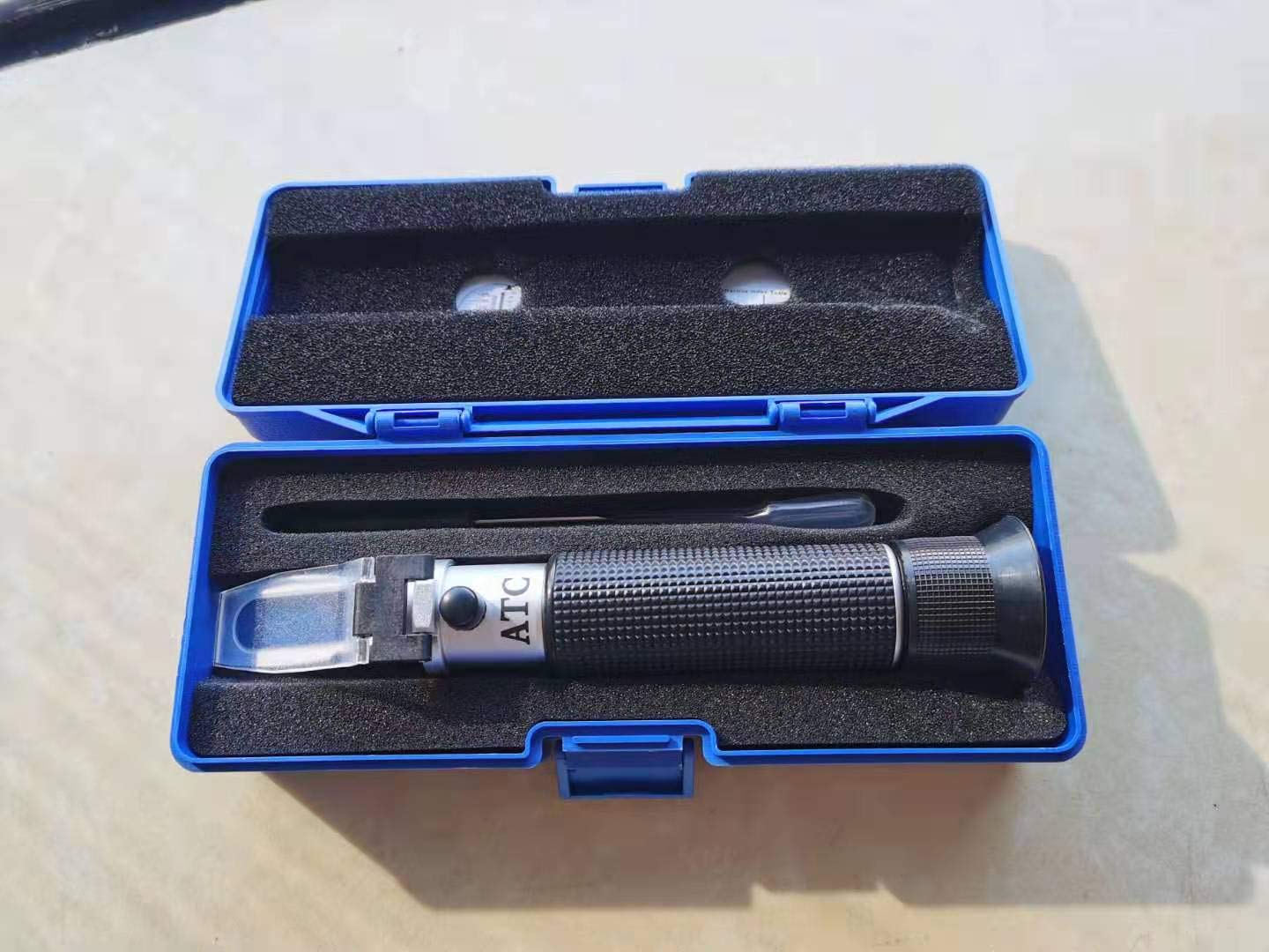 0-18% Brix Handheld Refractometer - Sugar Content Tester for Fruits, Juices, Wine & Honey | Portable Hydrometer for Home Brewing, Winemaking & Agriculture