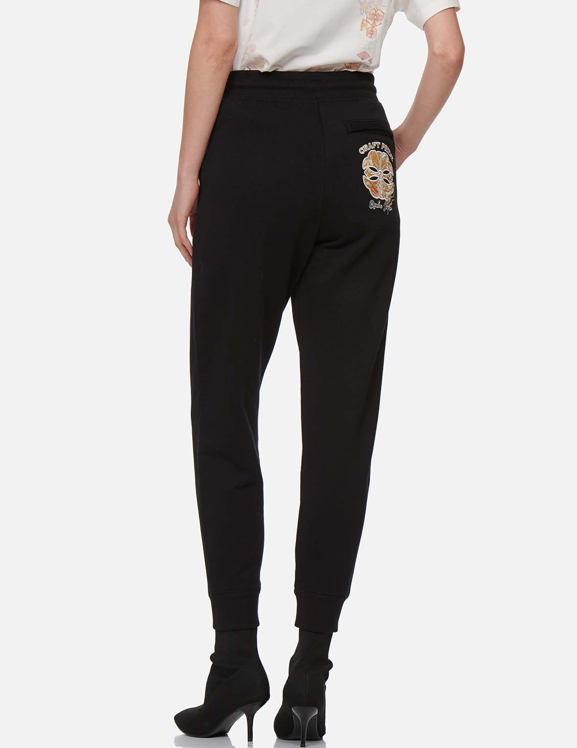 Stylish Brocade Kamon Appliqué Sweatpants - Japanese Traditional Design Joggers for Men & Women | Perfect for Yoga, Lounge & Casual Wear