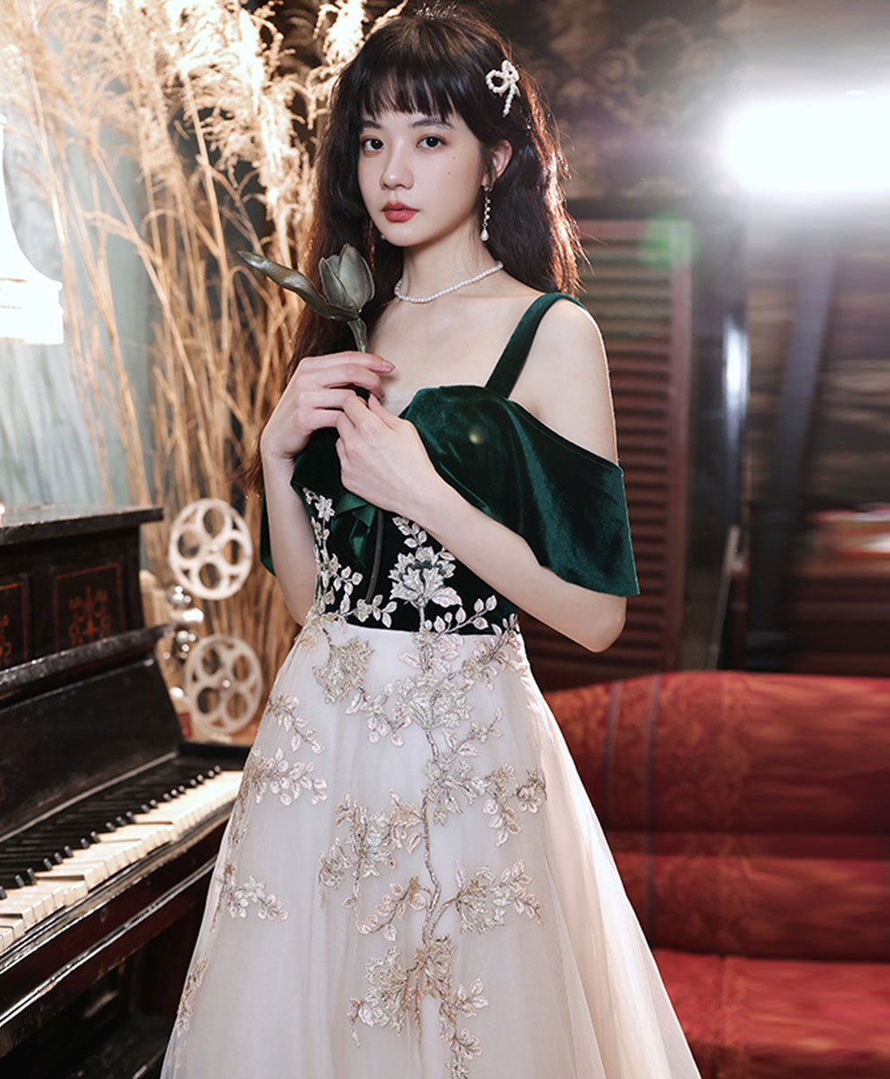 Elegant A-Line Green Tulle Lace Long Prom Dress for Women - Formal Evening Party Gown for Homecoming, Quinceañera & Special Occasions