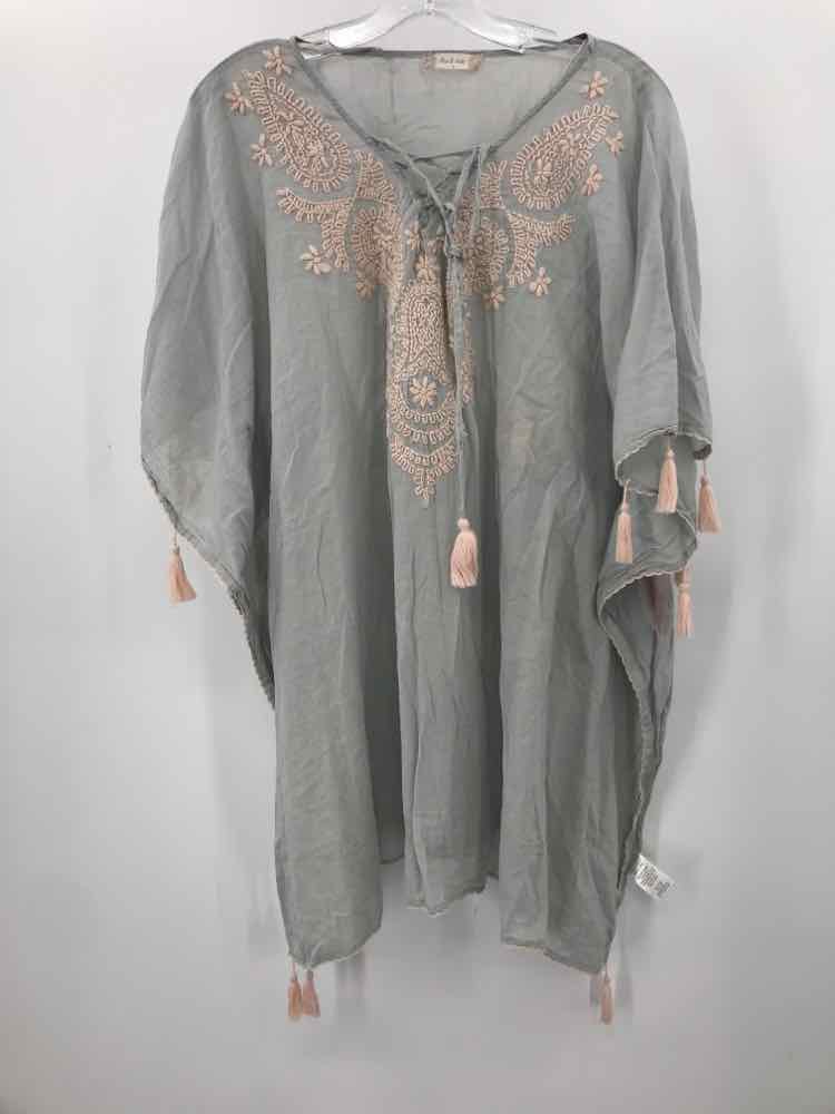 Vintage Altar'd State Green Size Small Poncho Blouse - Boho Chic Women's Top for Casual Outings & Festival Fashion