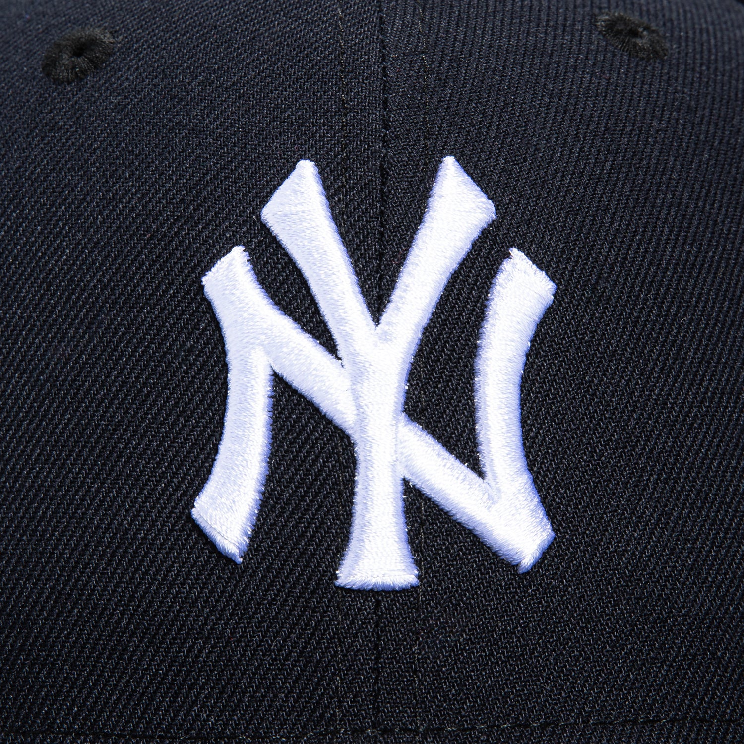 New Era 59Fifty New York Yankees 1996 World Series Patch Pink UV Hat - Navy Blue Baseball Cap for Men & Women - Perfect for Yankees Fans, Sports Events & Casual Wear