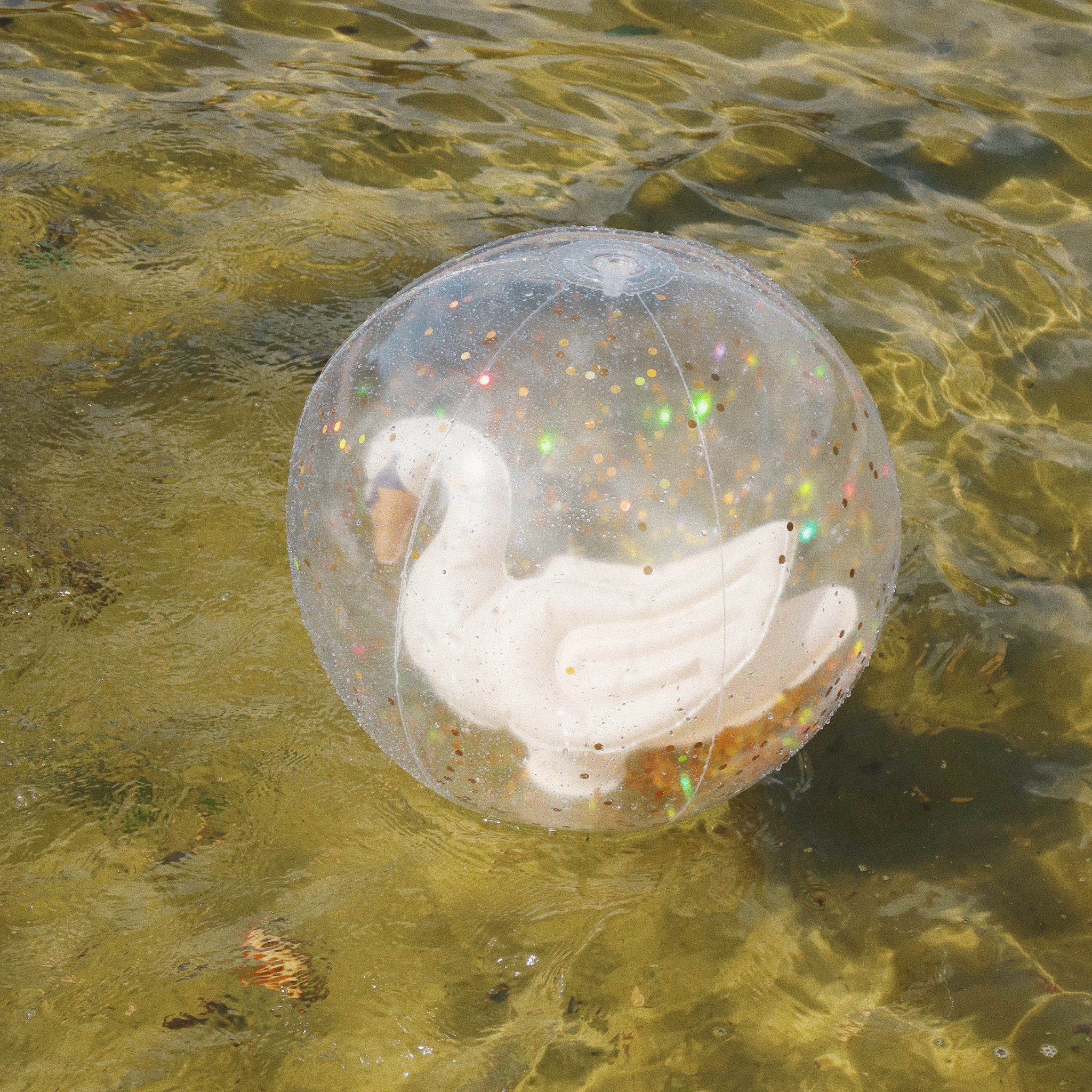 KONGES SLØJD Swan Beach Ball - Inflatable Swan Pool Float for Summer Fun, Kids & Adults, Perfect for Beach, Pool Party, and Vacation Photos