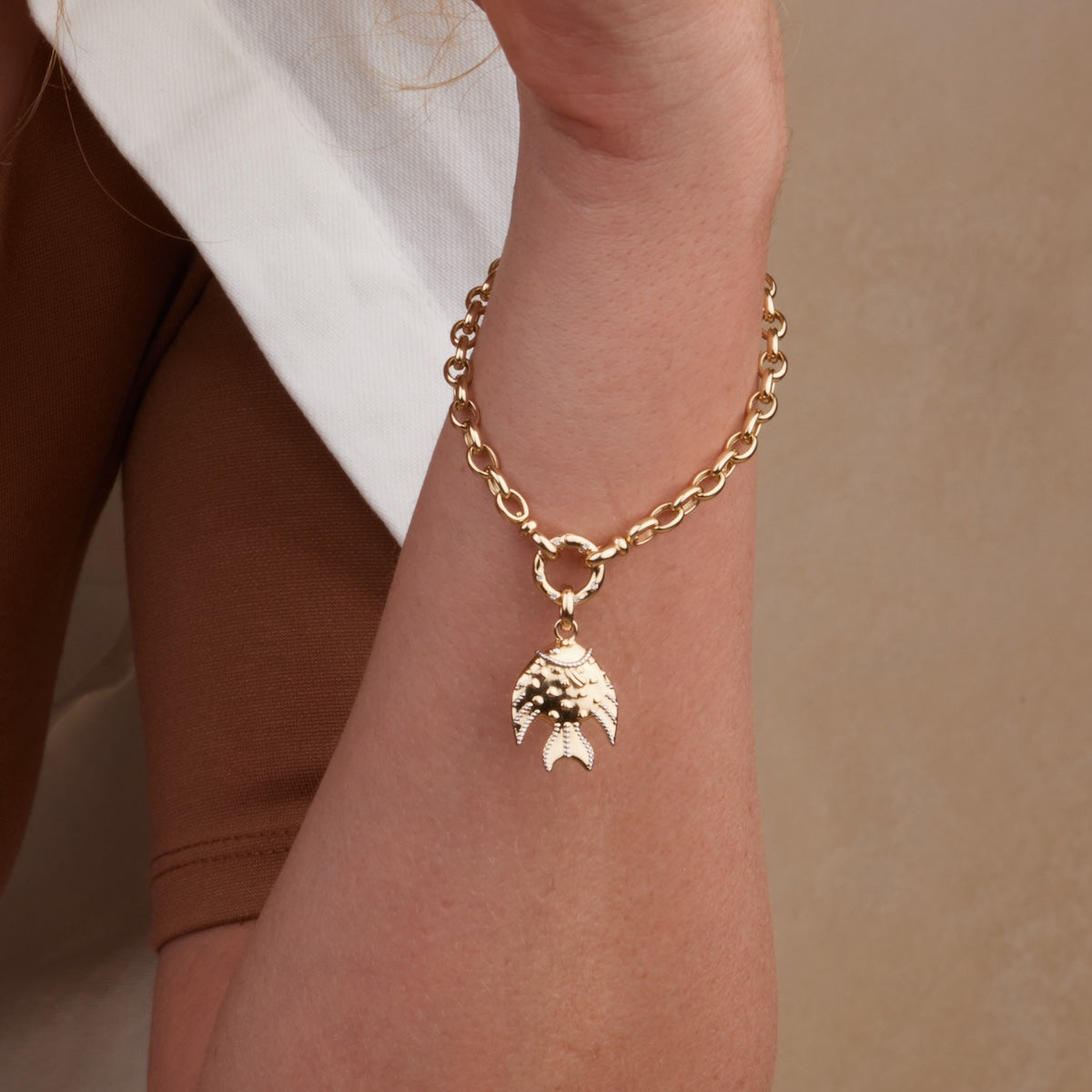 Angelfish Charm Pendant - Elegant Silver Angel Fish Jewelry for Necklace & Bracelet - Perfect for Gifts, Beach Parties & Tropical Themed Events