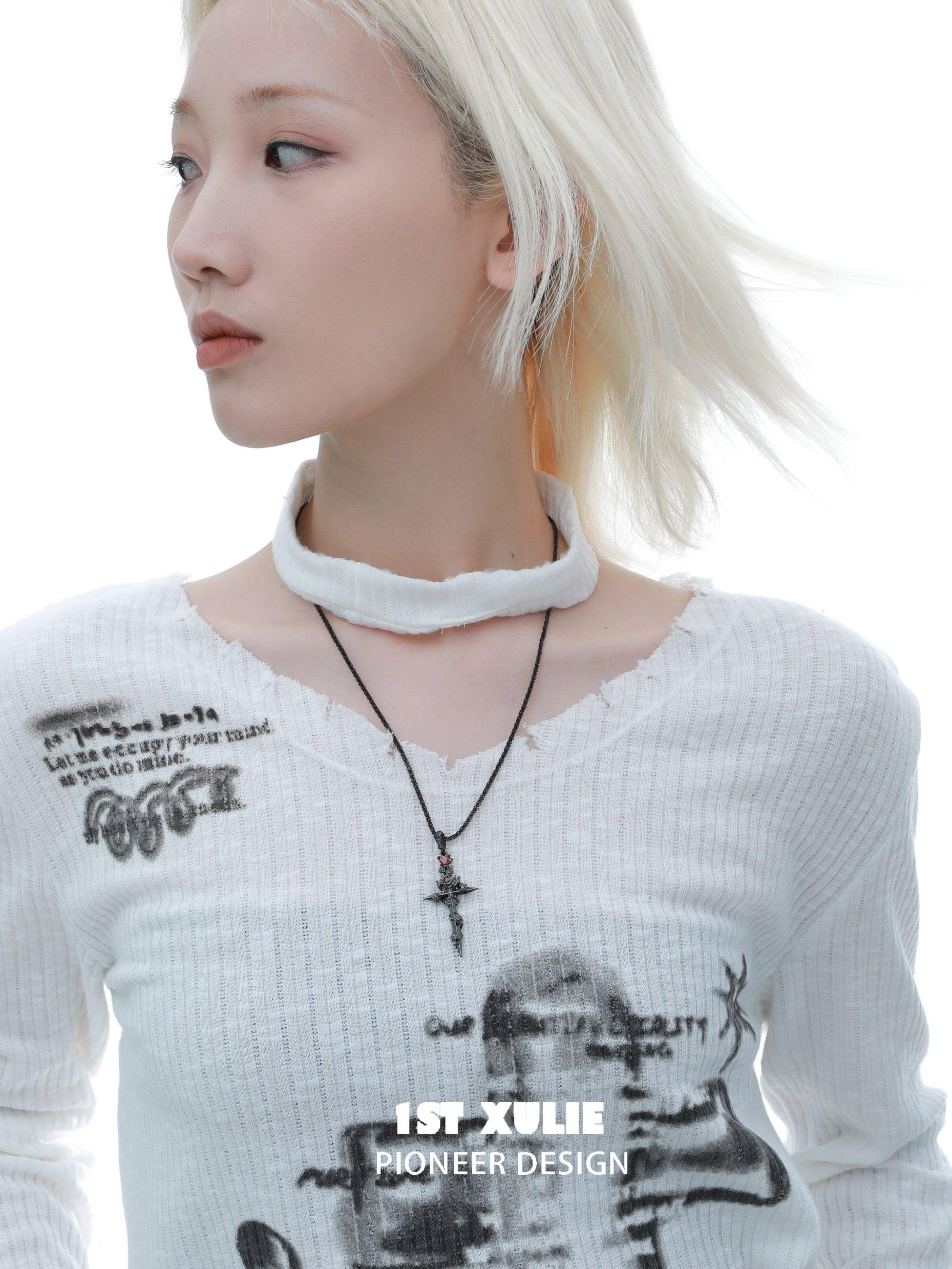 18K Gold Plated Sword Necklace for Women - Elegant Rose Design, 24K Gold & Platinum Options - Perfect for Gifts, Cosplay, and Medieval-Themed Events