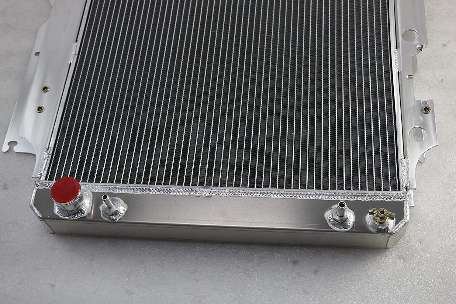 High Performance Aluminum Radiator for 1987-2006 Jeep Wrangler YJ TJ Unlimited 2.4L 2.5L 4.0L 4.2L L4 L6 Gas Engine - 3 Row Cooling System with 16