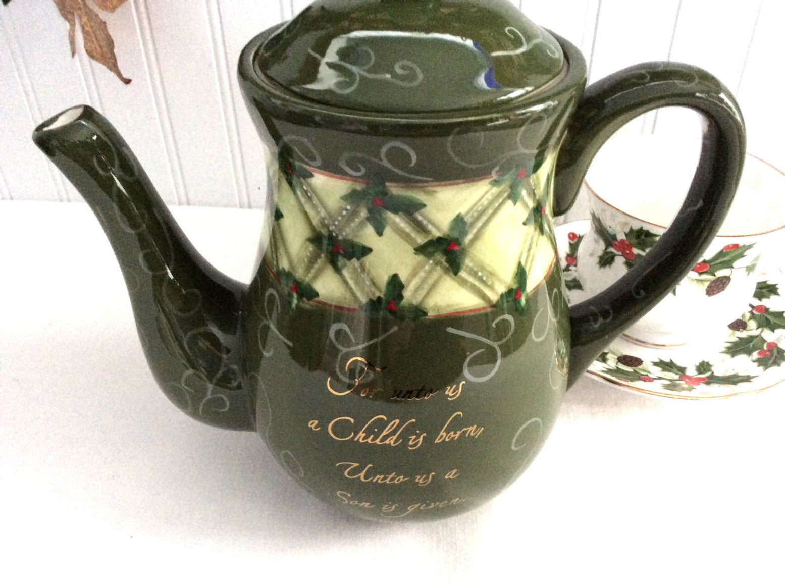 Christmas Teapot with Holly Design - Scripture Inspired Tall Coffee and Tea Pot for Holiday Gatherings & Cozy Home Decor