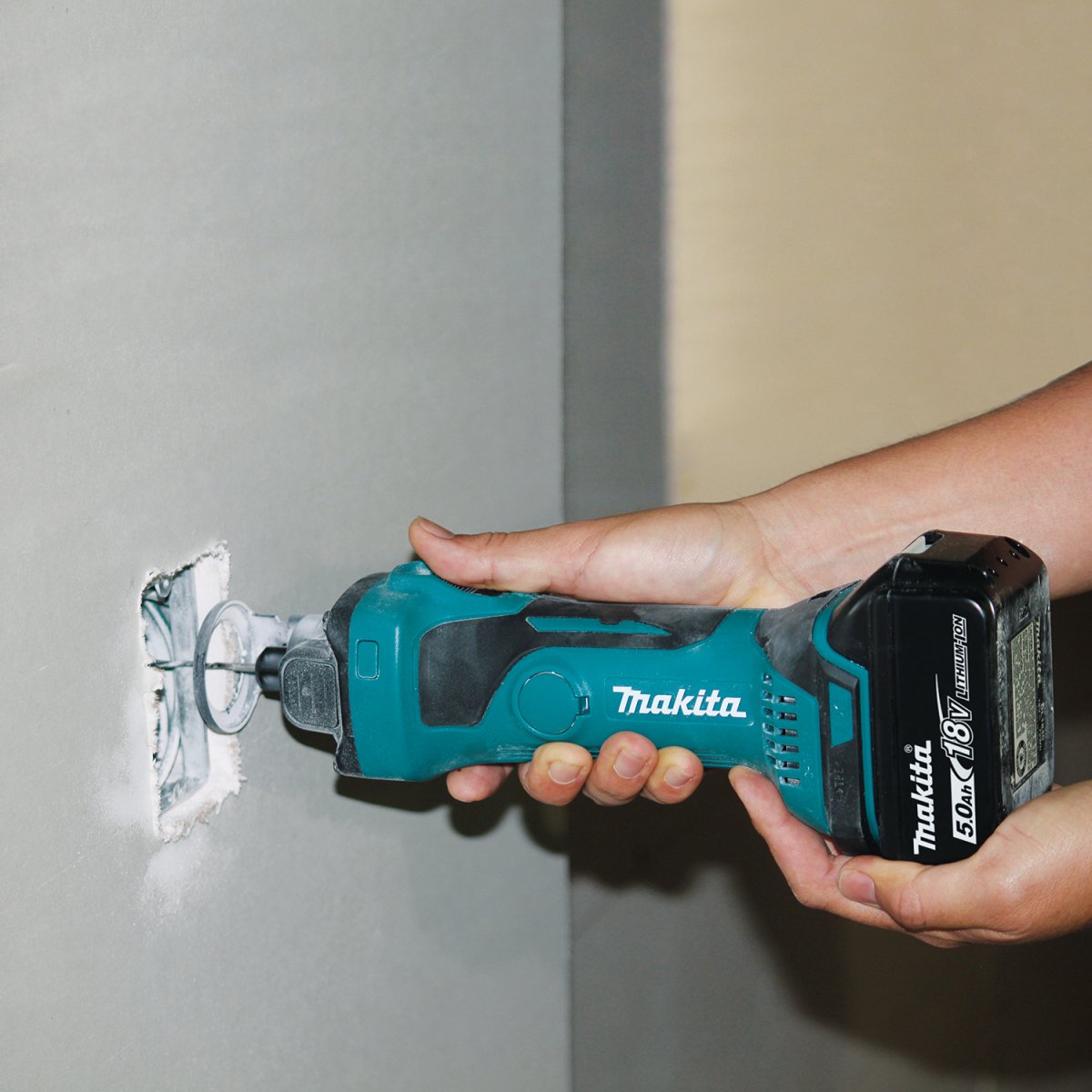 18V LXT Lithium-Ion Cordless Cut-Out Tool - High Power Precision Cutting for Metal, Wood & Drywall - Perfect for DIY Projects & Professional Construction Work