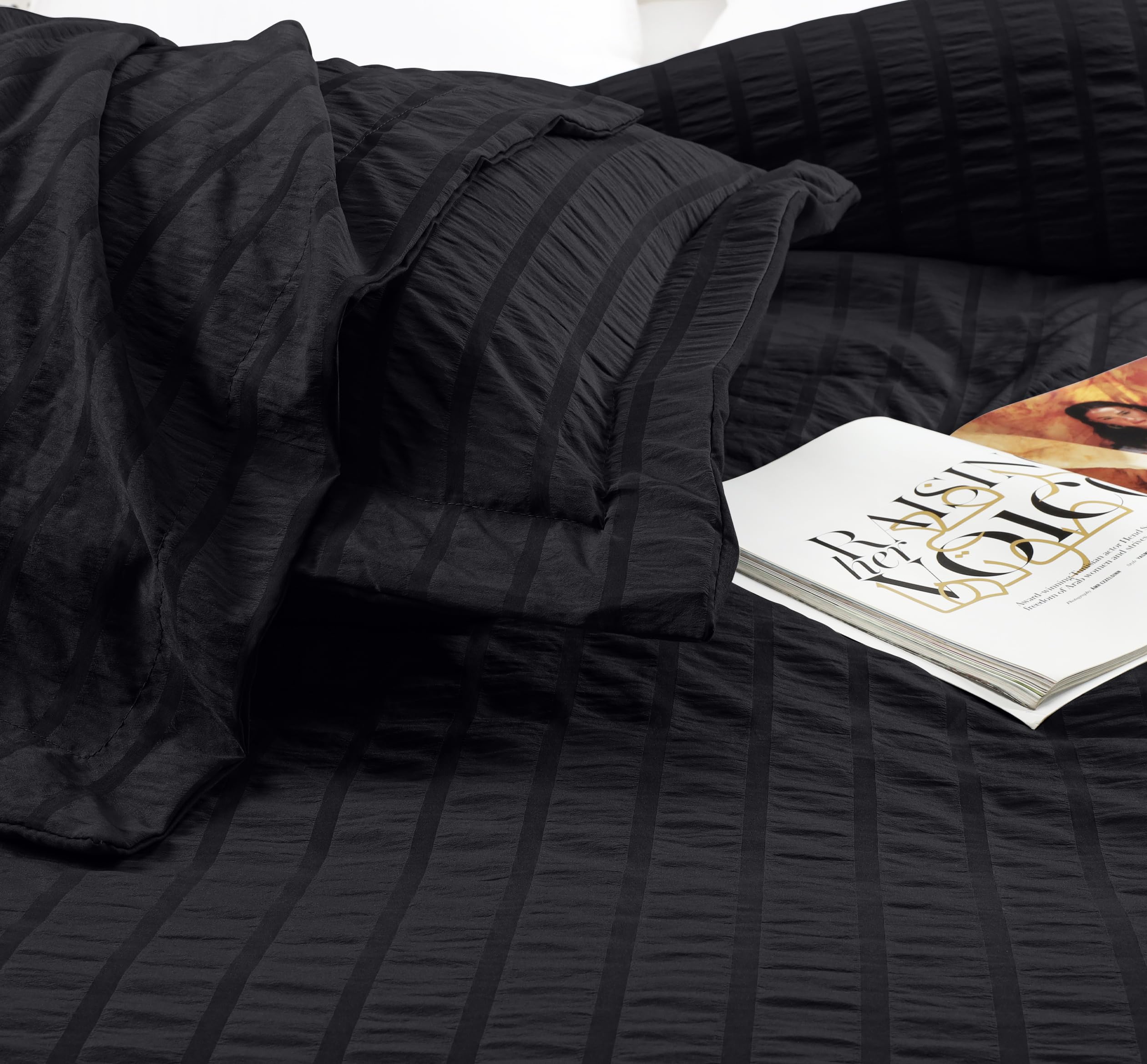 Utopia Bedding Queen Size Duvet Cover Set - 3PC Seersucker Comforter Cover with Zipper Closure & 2 Pillow Shams - Soft Brushed Microfiber 90x90 Inches (Black) - Perfect for Bedroom, Guest Room & Hotel Use - Comforter Not Included