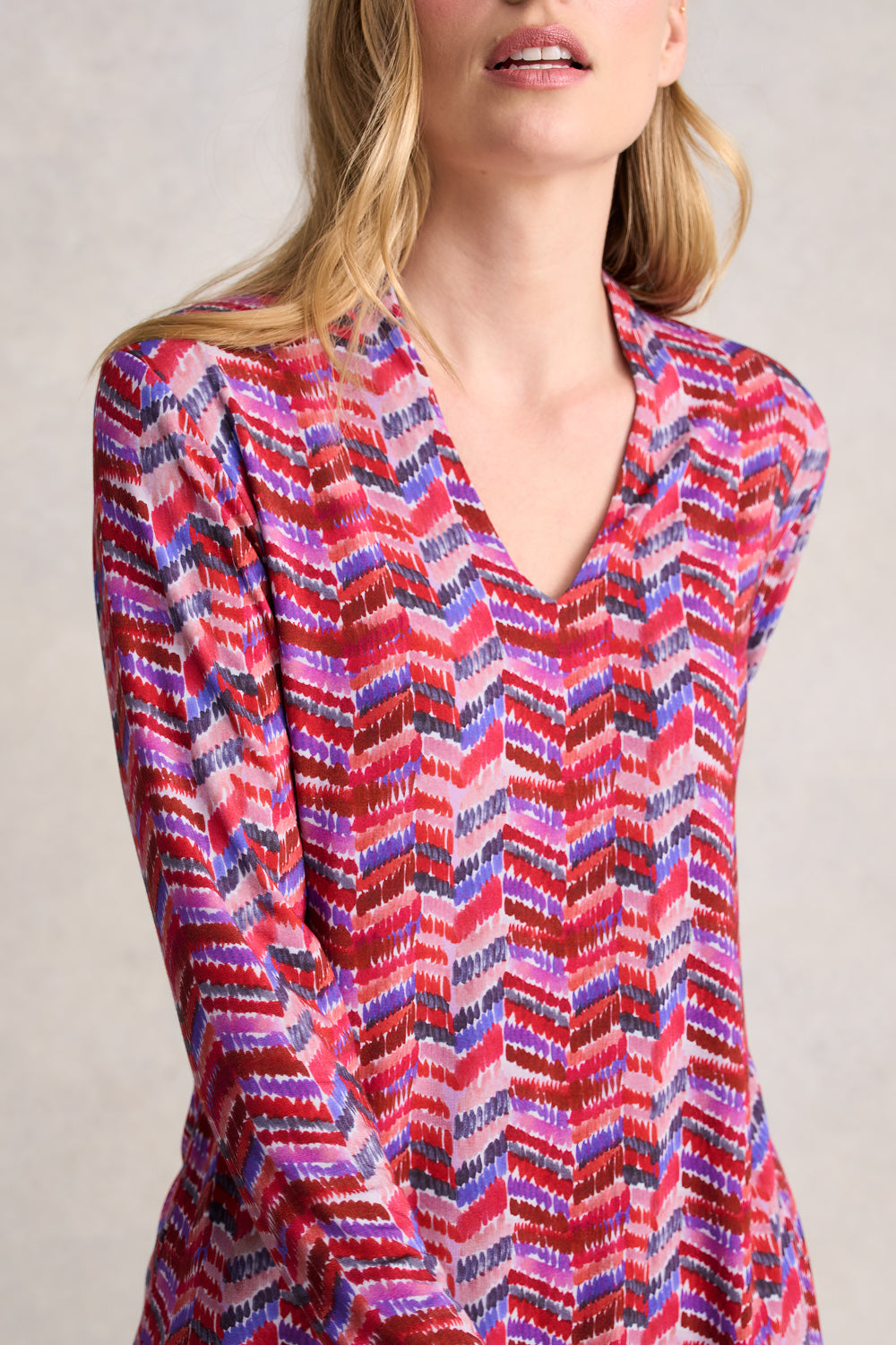 Printed Swing Top with Zig Zag Design - Stylish & Comfortable Women's Blouse for Casual Outings & Summer Fashion
