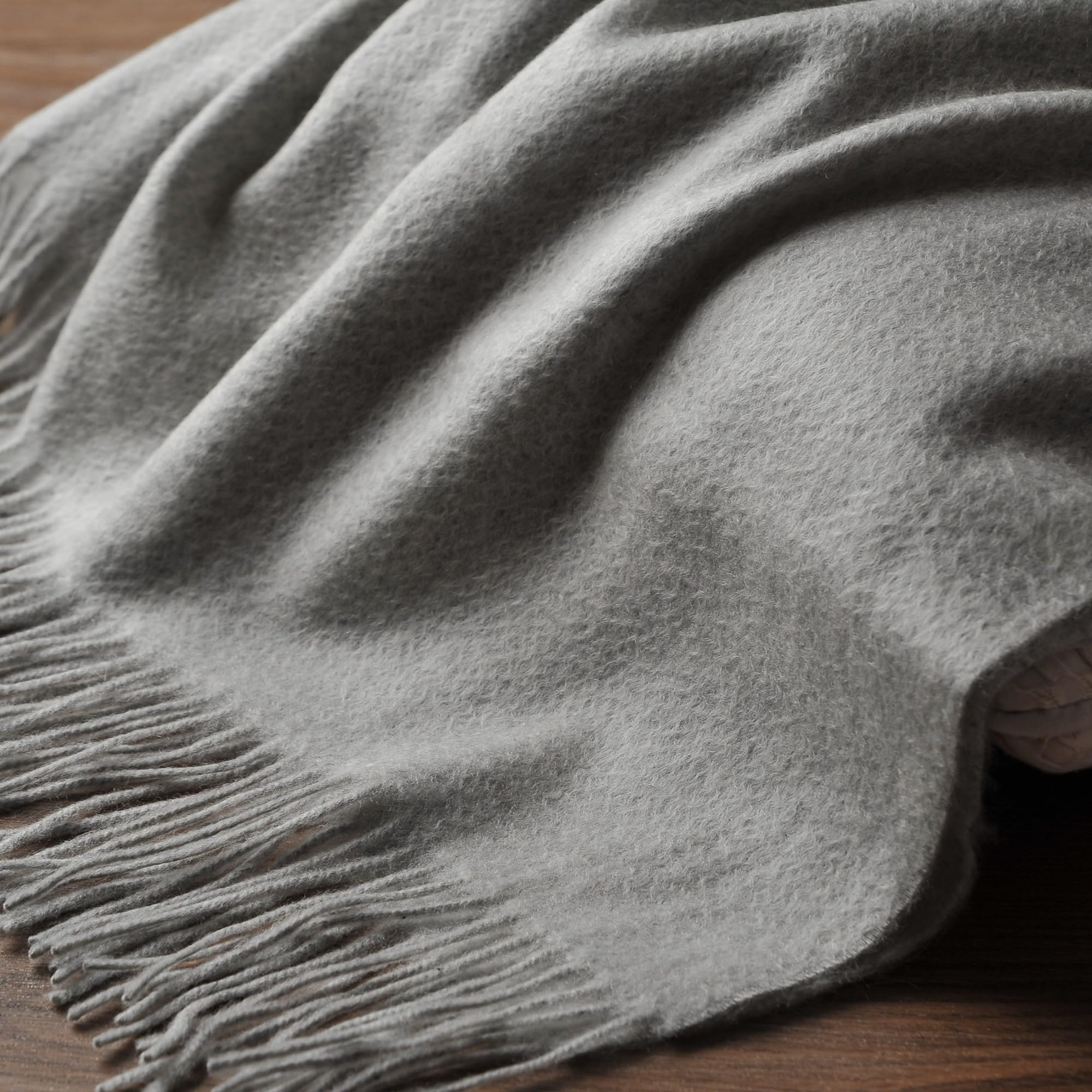100% Pure Cashmere Throw Blanket - Soft Luxury Blanket for Sofa, Bed & Travel - Classic Design with Gift Box (Light Heather Grey) - Perfect for Cozy Evenings, Gifts & Home Decor