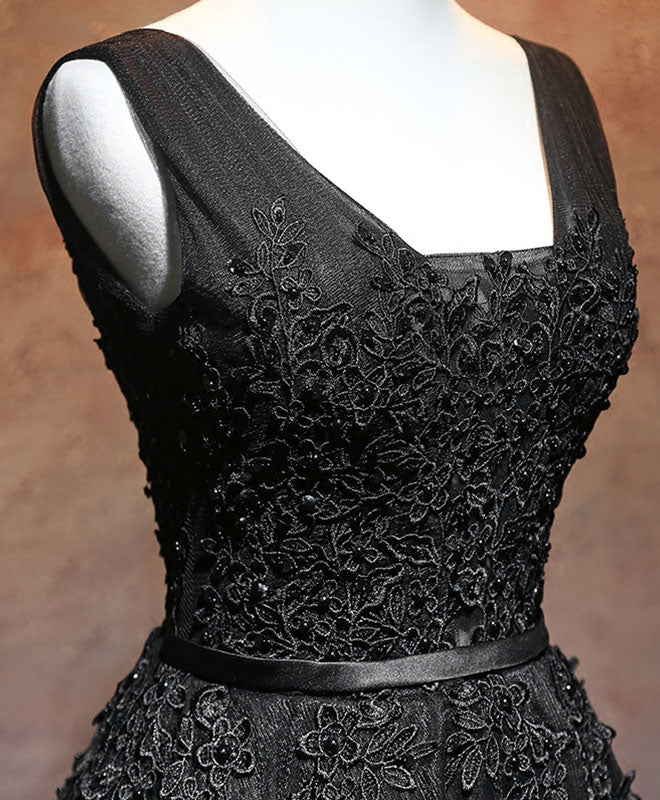 Elegant Black V-Neck Tulle Lace Short Prom Dress for Homecoming, Party, and Special Occasions | Women's Formal Cocktail Dress