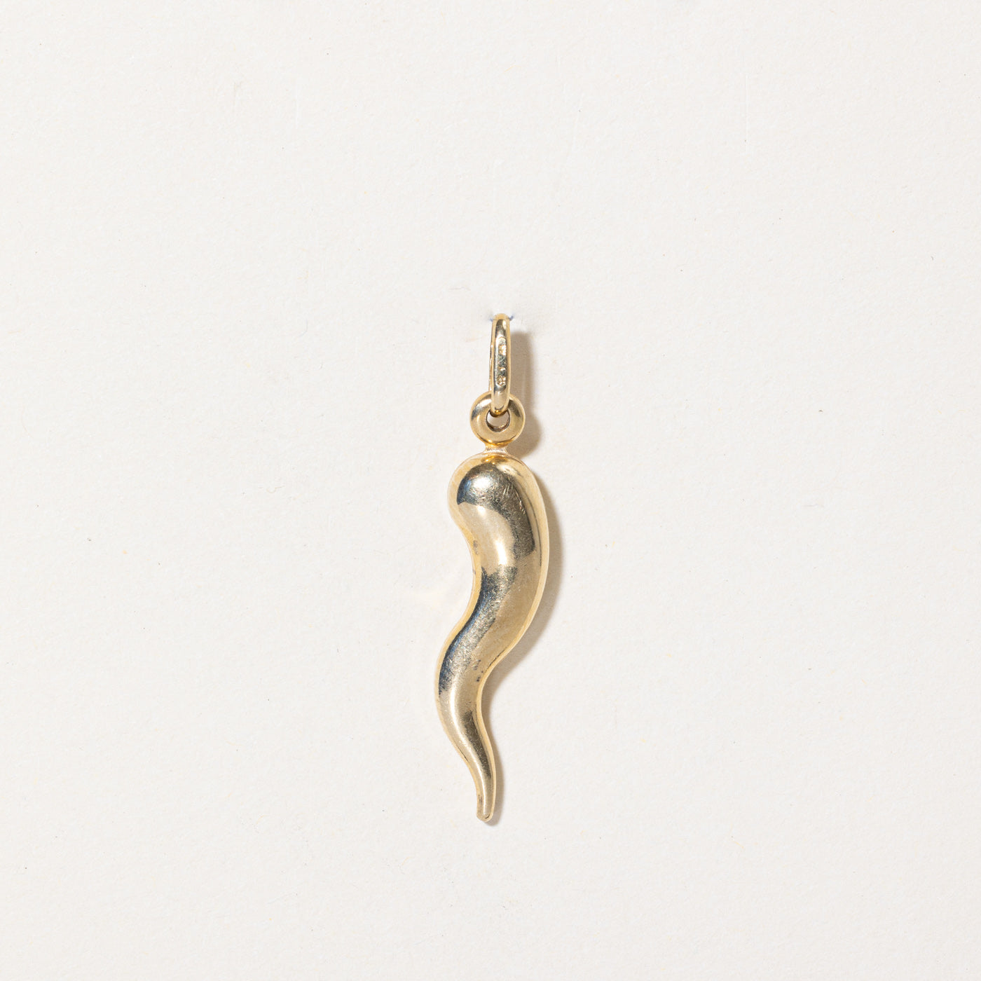 10K Yellow Gold Cornicello Charm Pendant Necklace - Italian Horn Good Luck Amulet for Protection - Perfect Gift for Women, Men, Birthday, Anniversary & Everyday Wear