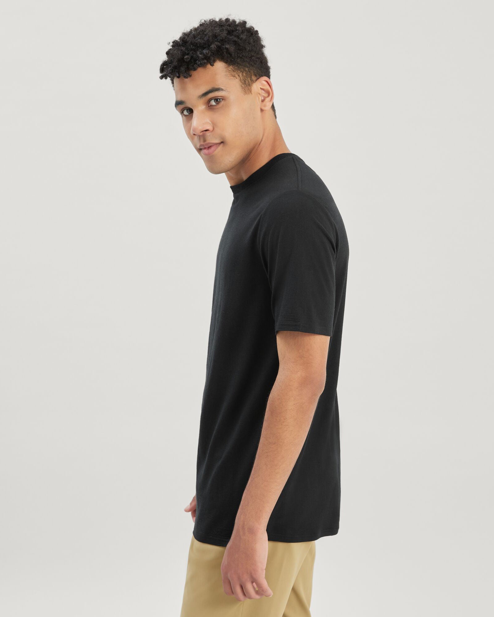 Premium 100% Merino Wool Men's T-Shirt - Soft Breathable Black Tee for Outdoor Hiking, Travel & Casual Wear