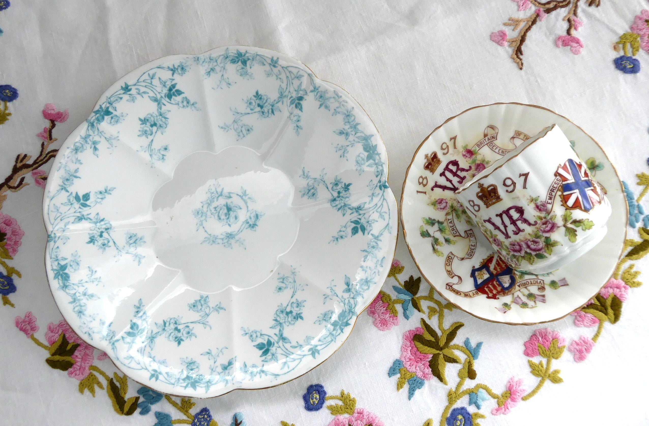 Vintage Shelley Edwardian Blue Rose Sprays Lily Serving Plate - Antique 1900 Rambling Rose Aqua Floral Design - Perfect for Afternoon Tea, Bridal Showers & Elegant Dinner Parties