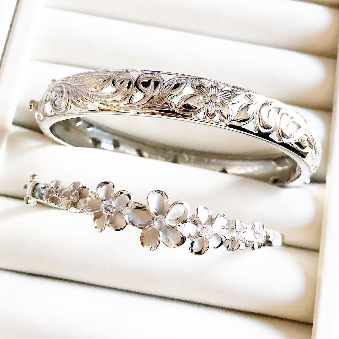 Plumeria Hinged Bangle Bracelet for Women - Adjustable Floral Design Jewelry Gift (B400) | Perfect for Weddings, Parties & Everyday Wear