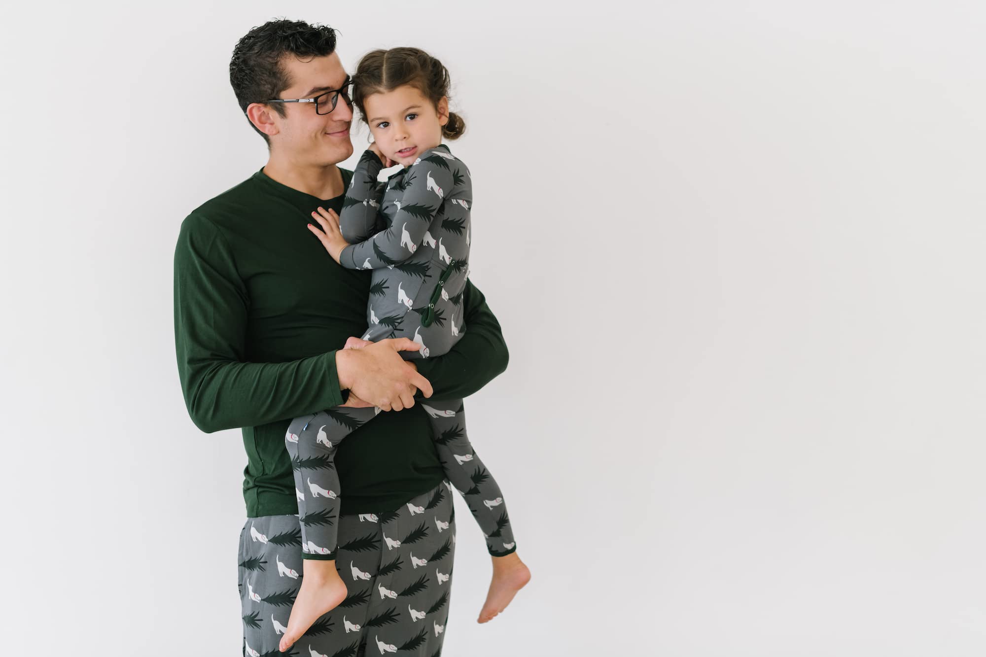 KICKEE Men's Ultra Soft Print Pajama Set - Long Sleeve Sleepwear & Loungewear for Men | Family Matching PJs | Perfect for Christmas, Bedtime & Cozy Nights at Home