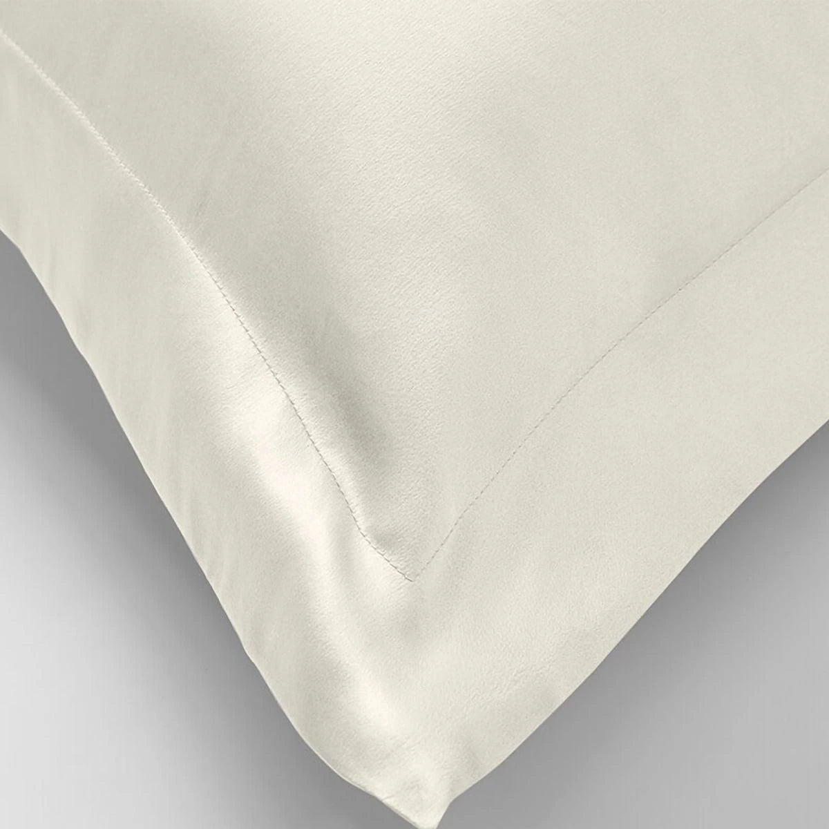 Lanham SAND TAILORED Silk Pillowcase by Sheridan - 100% Pure Mulberry Silk Pillow Cover for Hair & Skin Care - Luxury Bedding for Side Sleepers & Anti-Aging - Perfect Gift for Women & Men